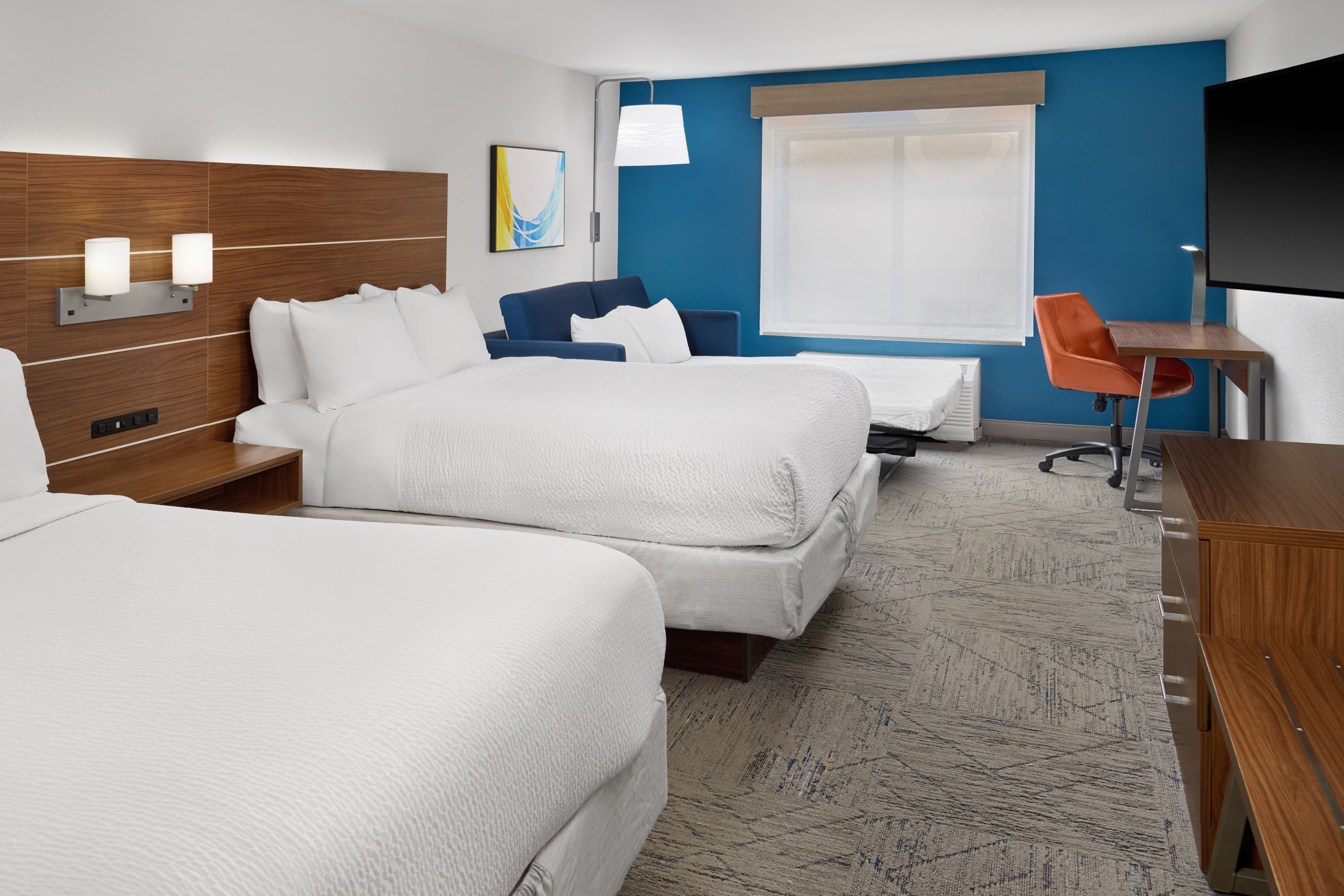 Holiday Inn Express Kansas City - at the Legends — 38