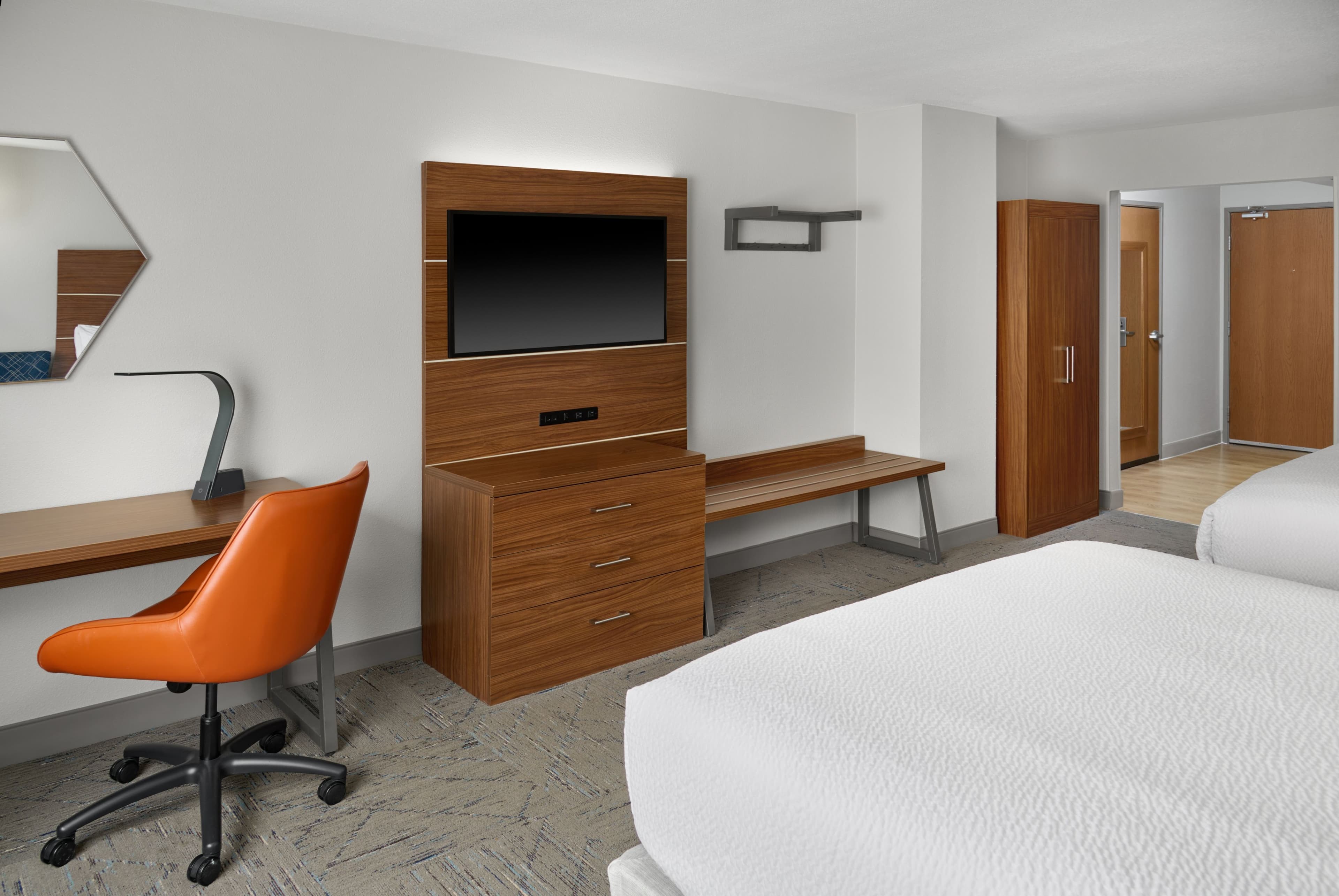 Holiday Inn Express Kansas City - at the Legends — 45