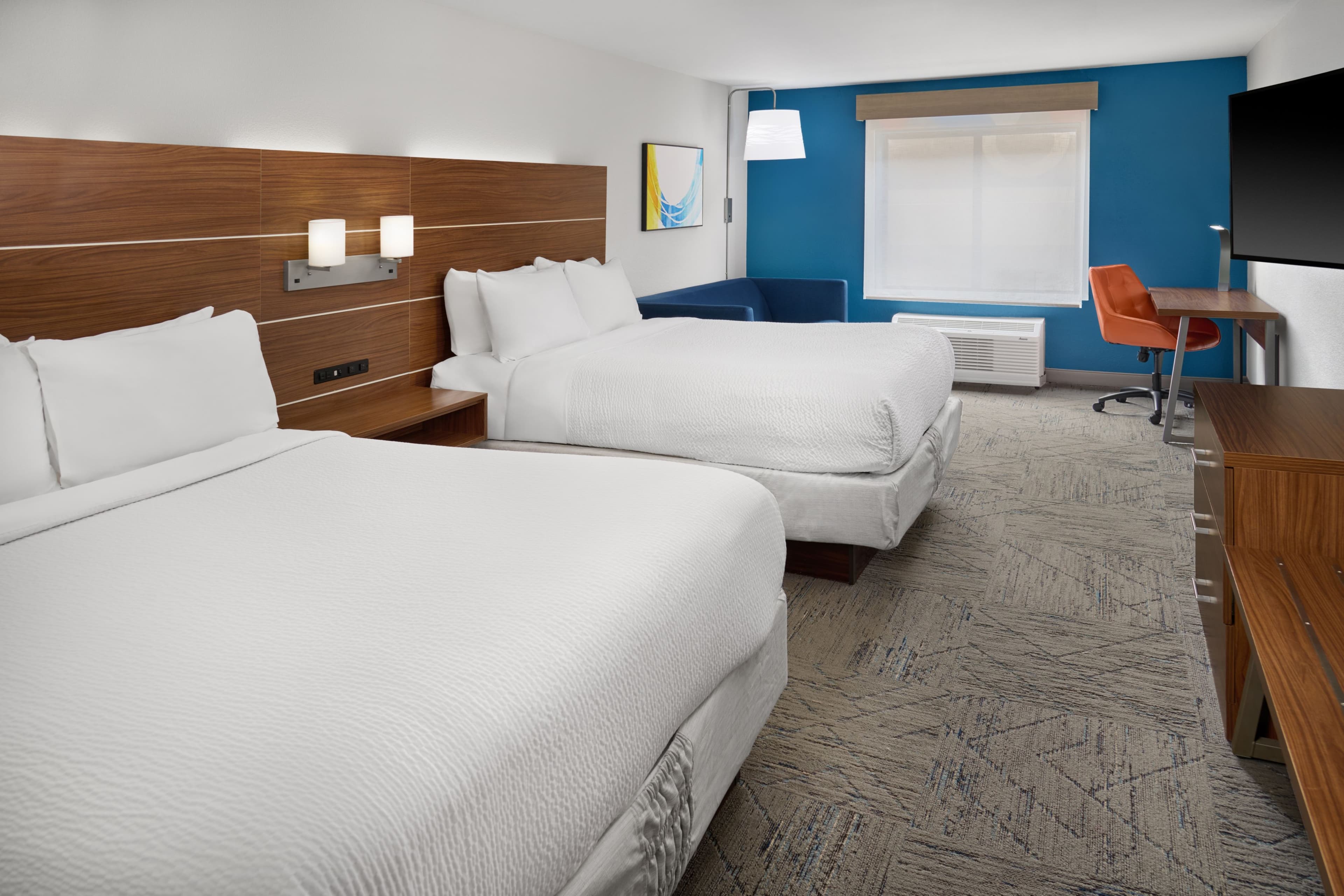 Holiday Inn Express Kansas City - at the Legends — 37