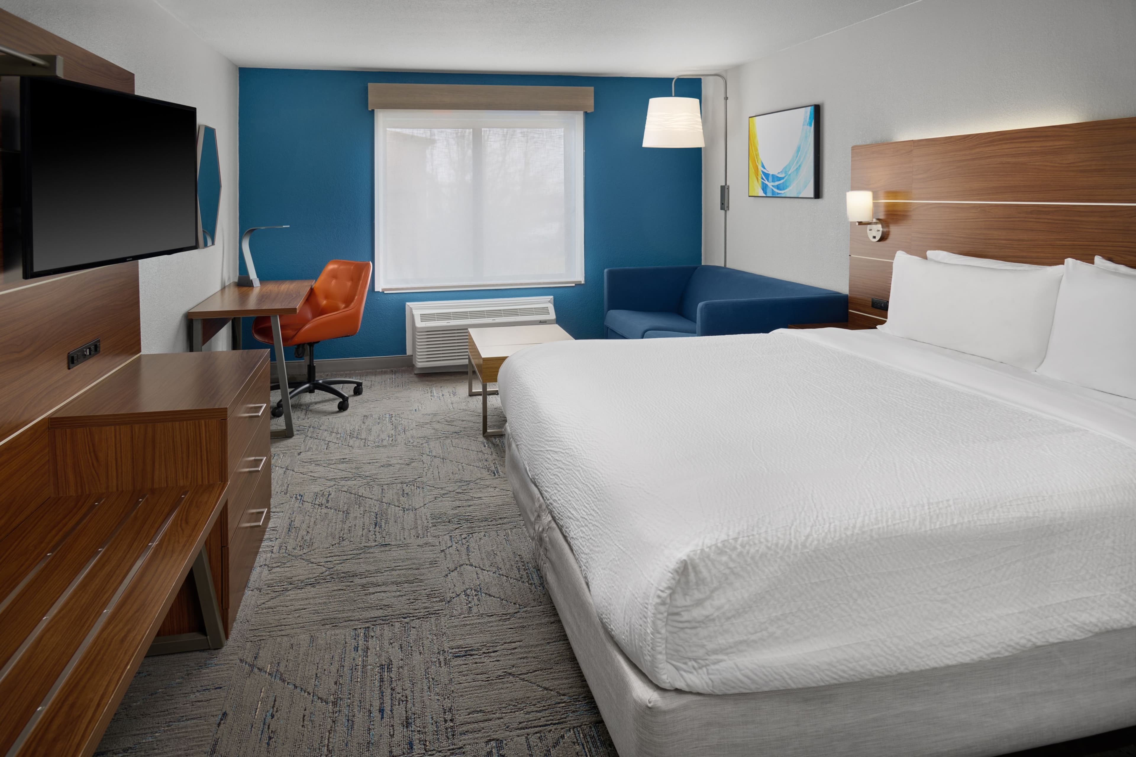 Holiday Inn Express Kansas City - at the Legends — 11