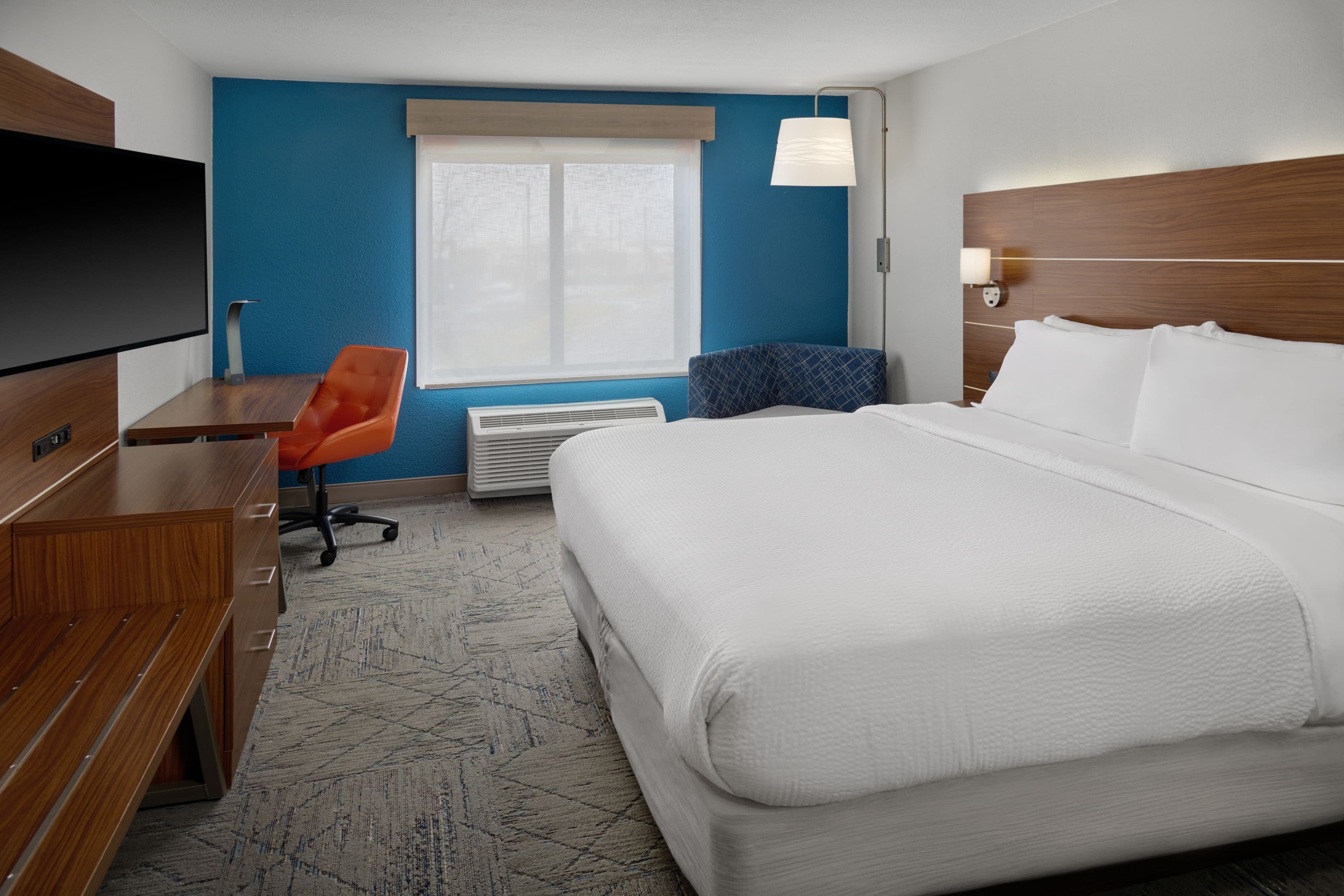 Holiday Inn Express Kansas City - at the Legends — 6
