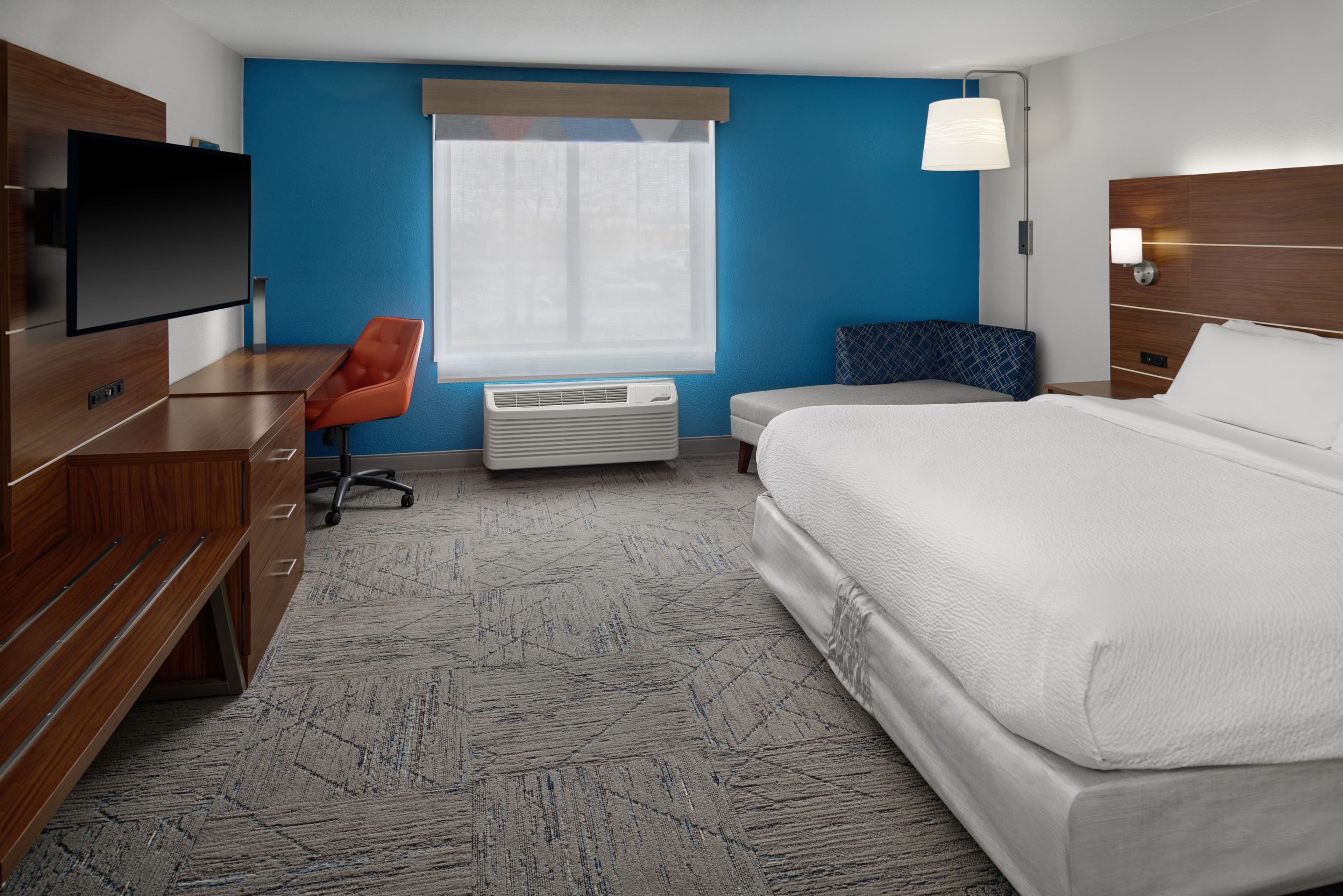 Holiday Inn Express Kansas City - at the Legends — 17