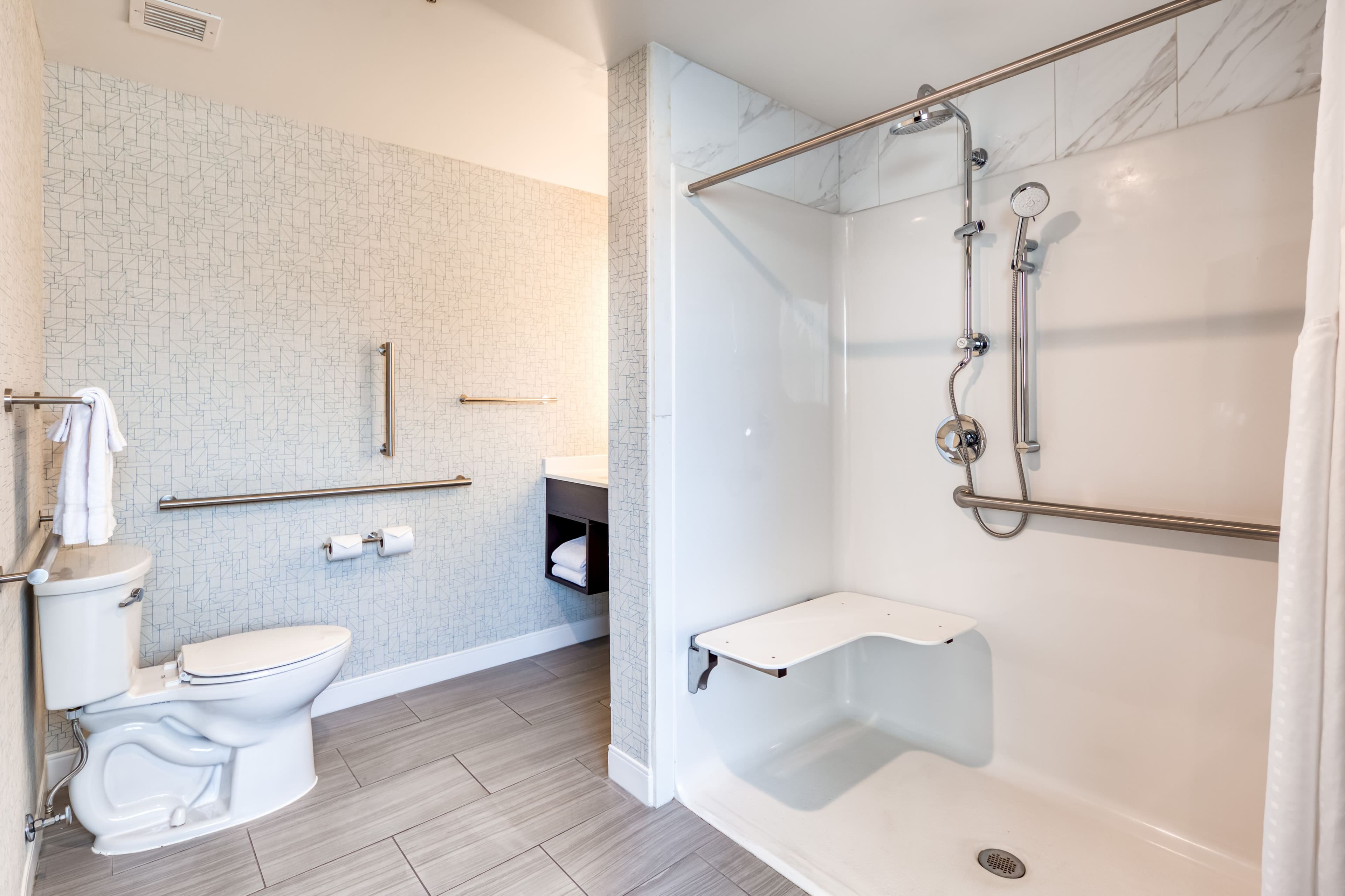 Holiday Inn Express Kansas City Downtown — 9