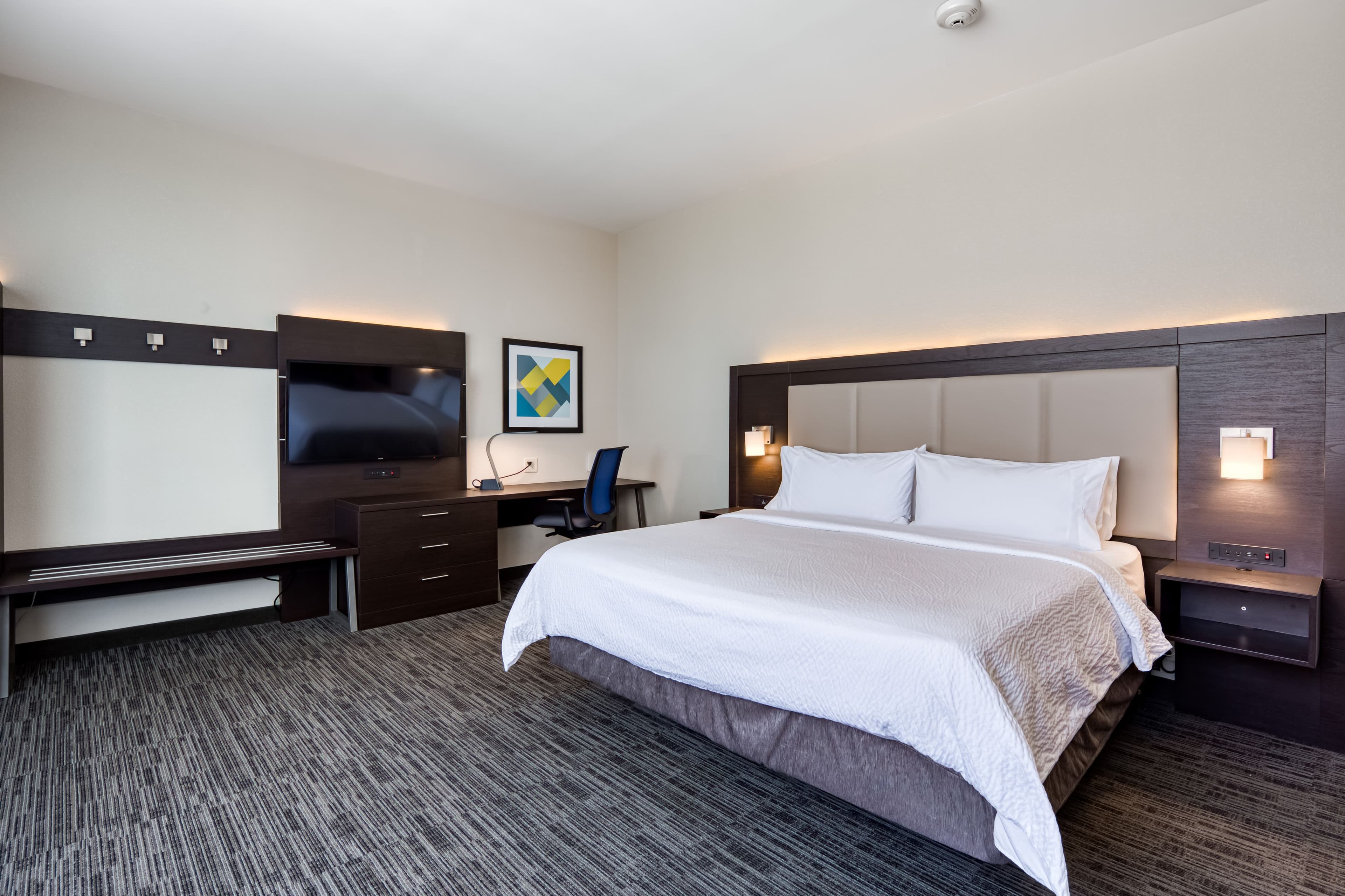 Holiday Inn Express Kansas City Downtown - Image 3