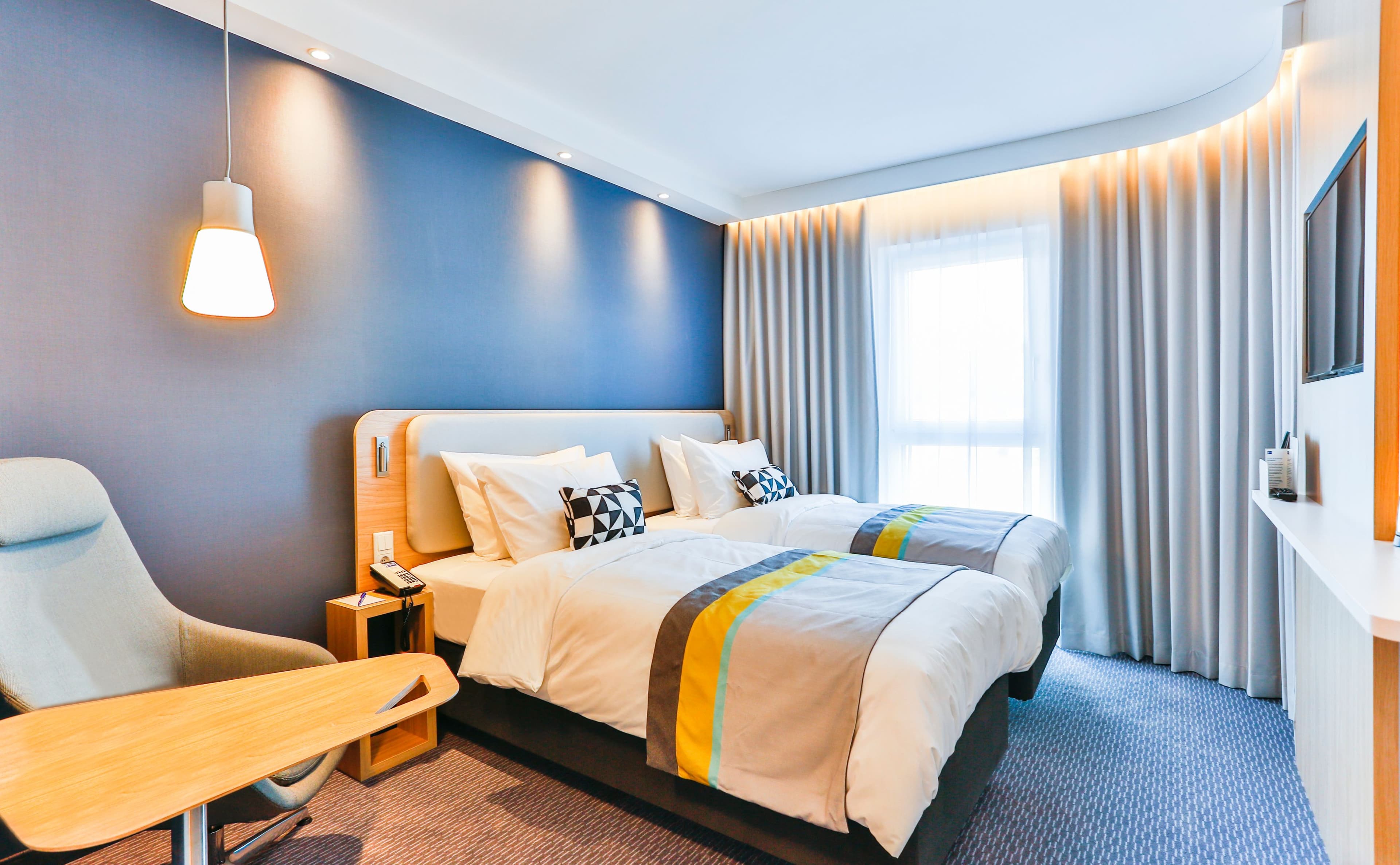 Holiday Inn Express Karlsruhe - City Park - Image 3