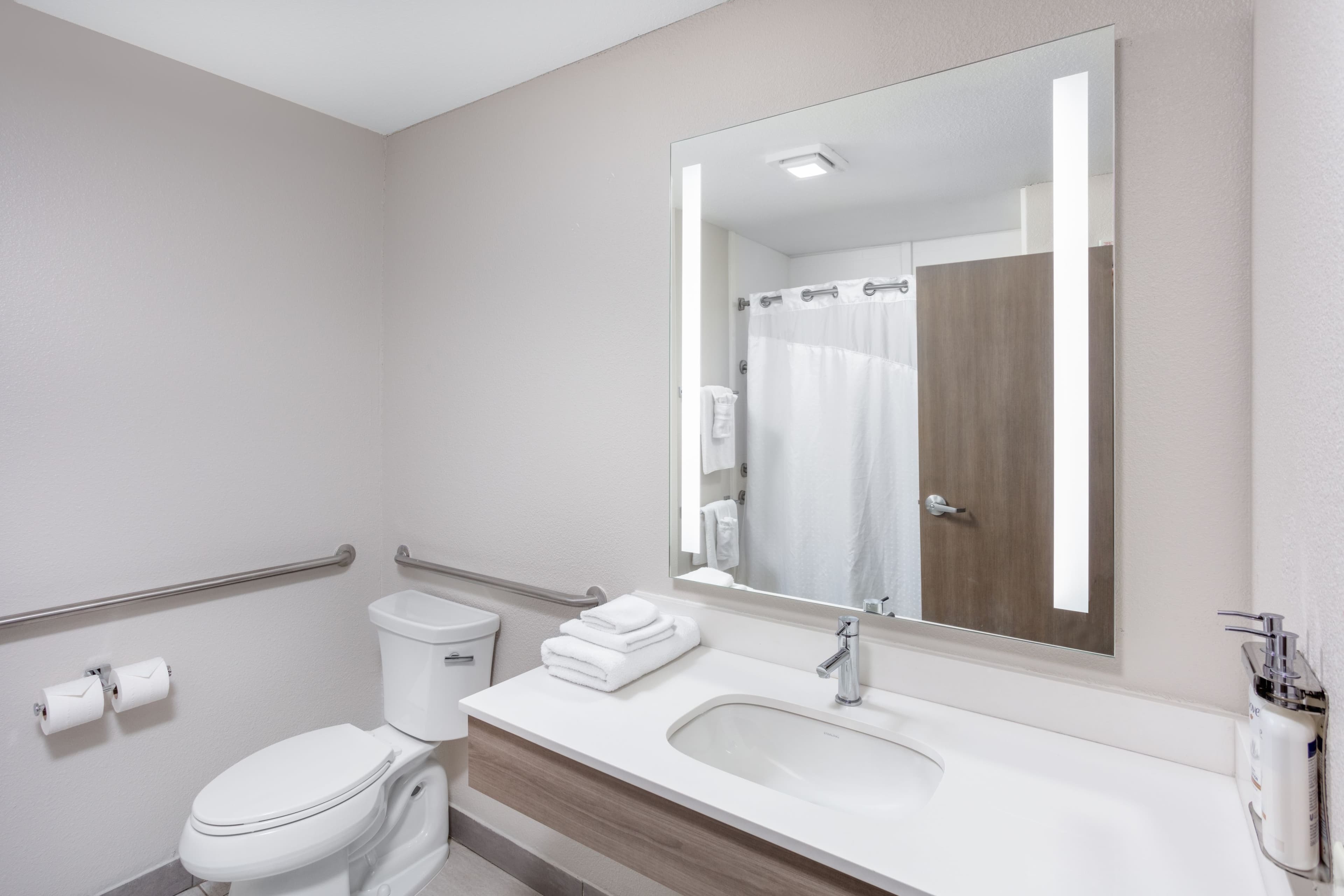 Holiday Inn Express Kearney — 17
