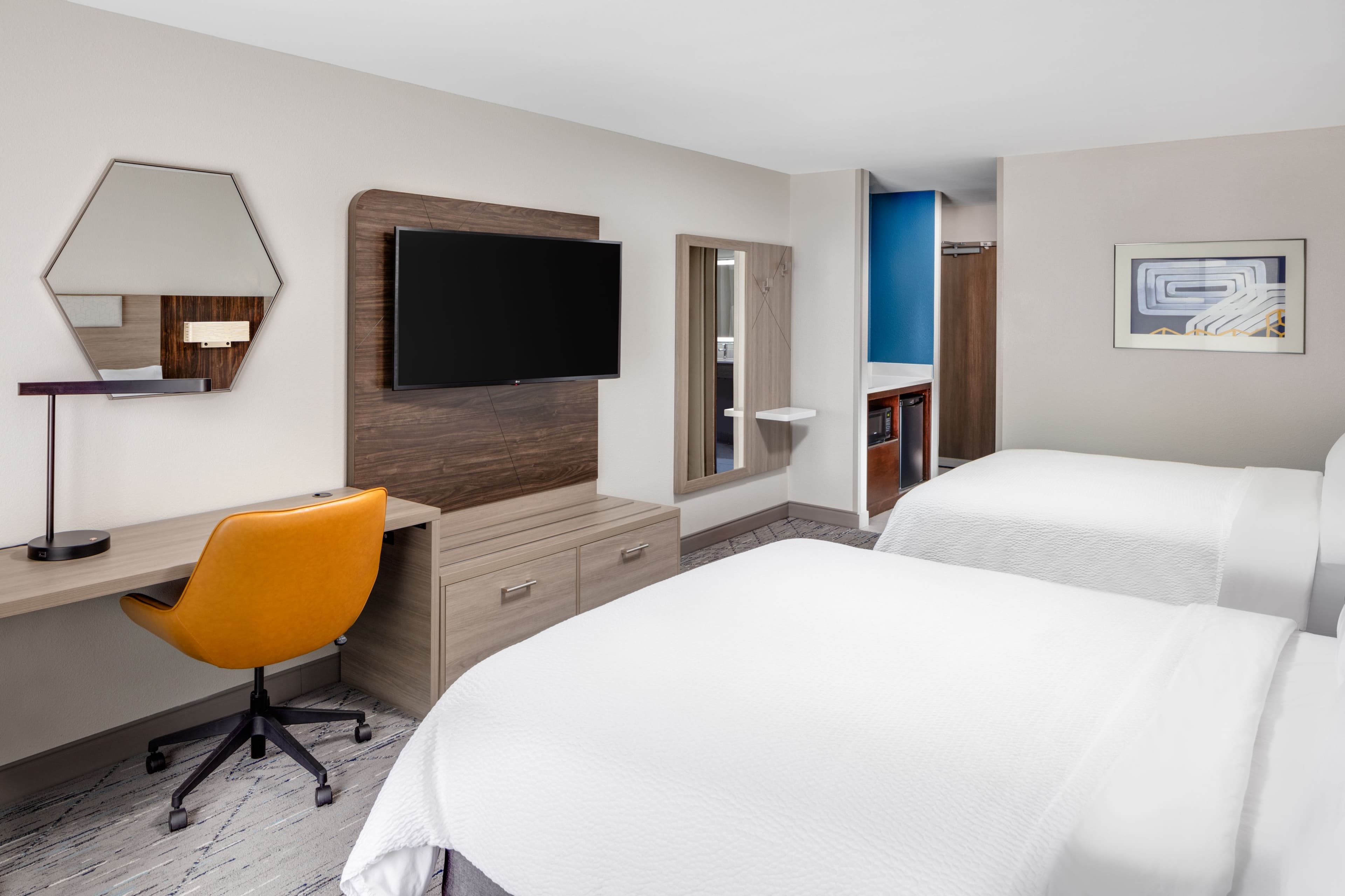 Holiday Inn Express Kearney — 9