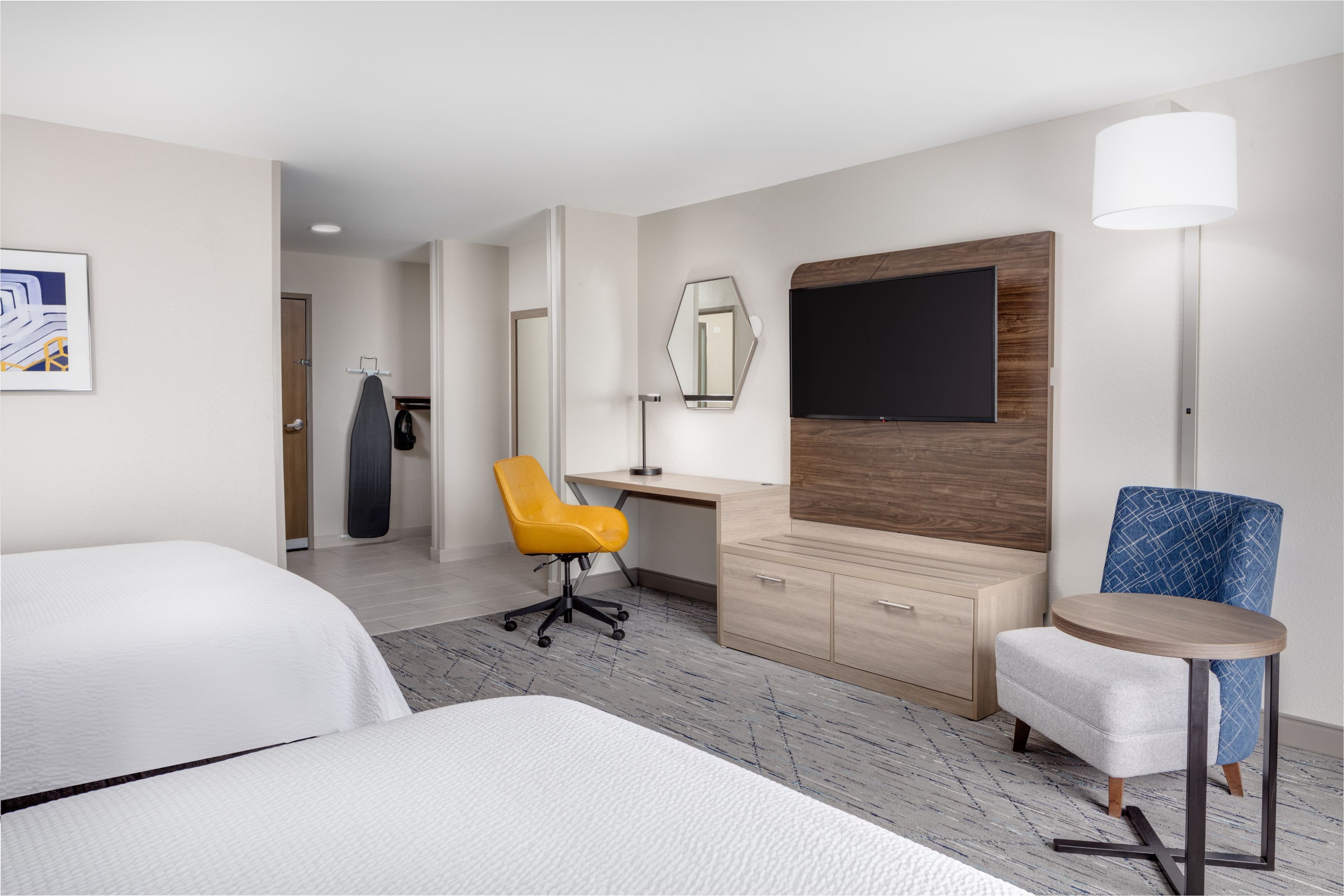 Holiday Inn Express Kearney — 16