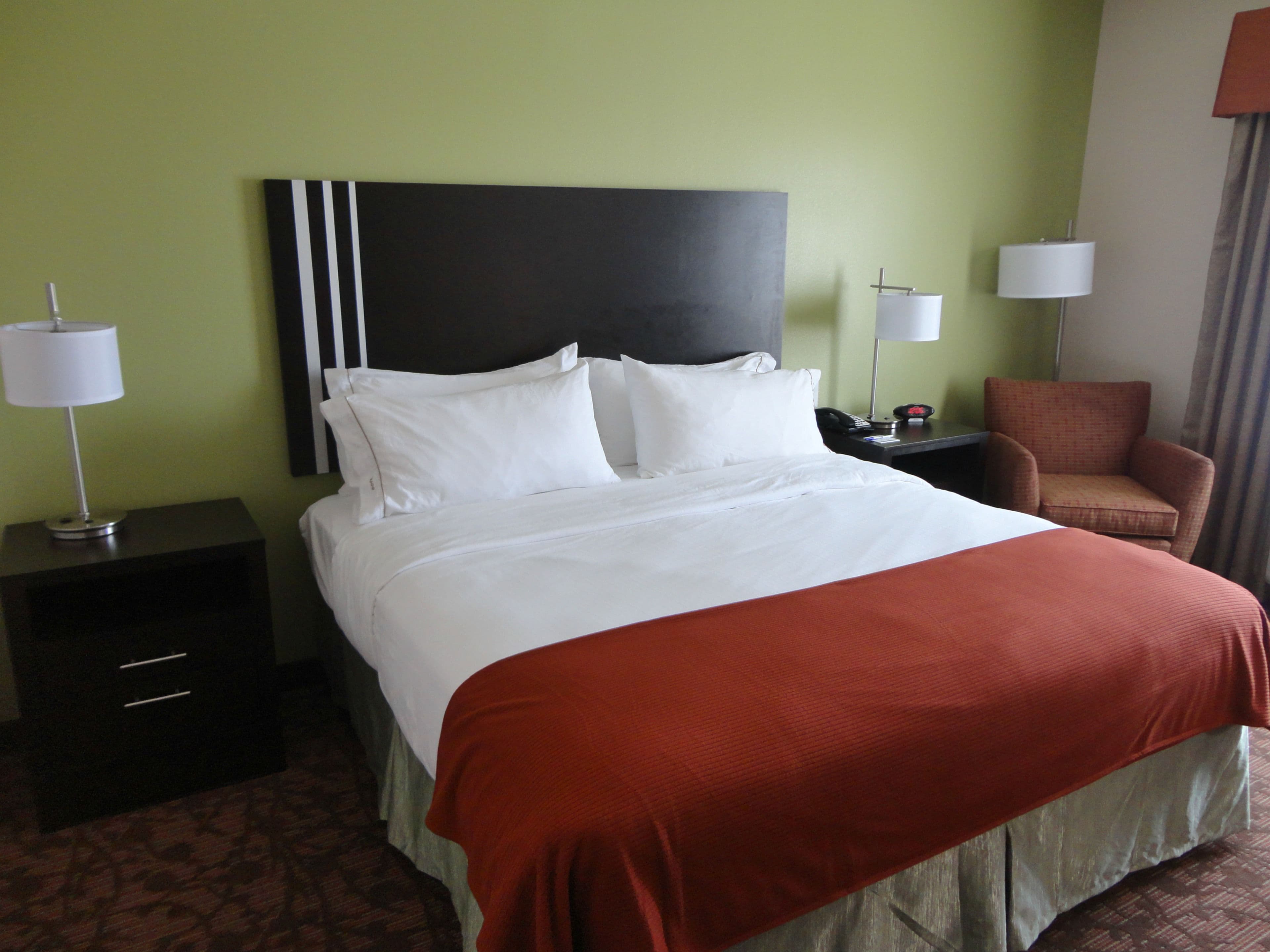 Holiday Inn Express Kenedy - Image 2