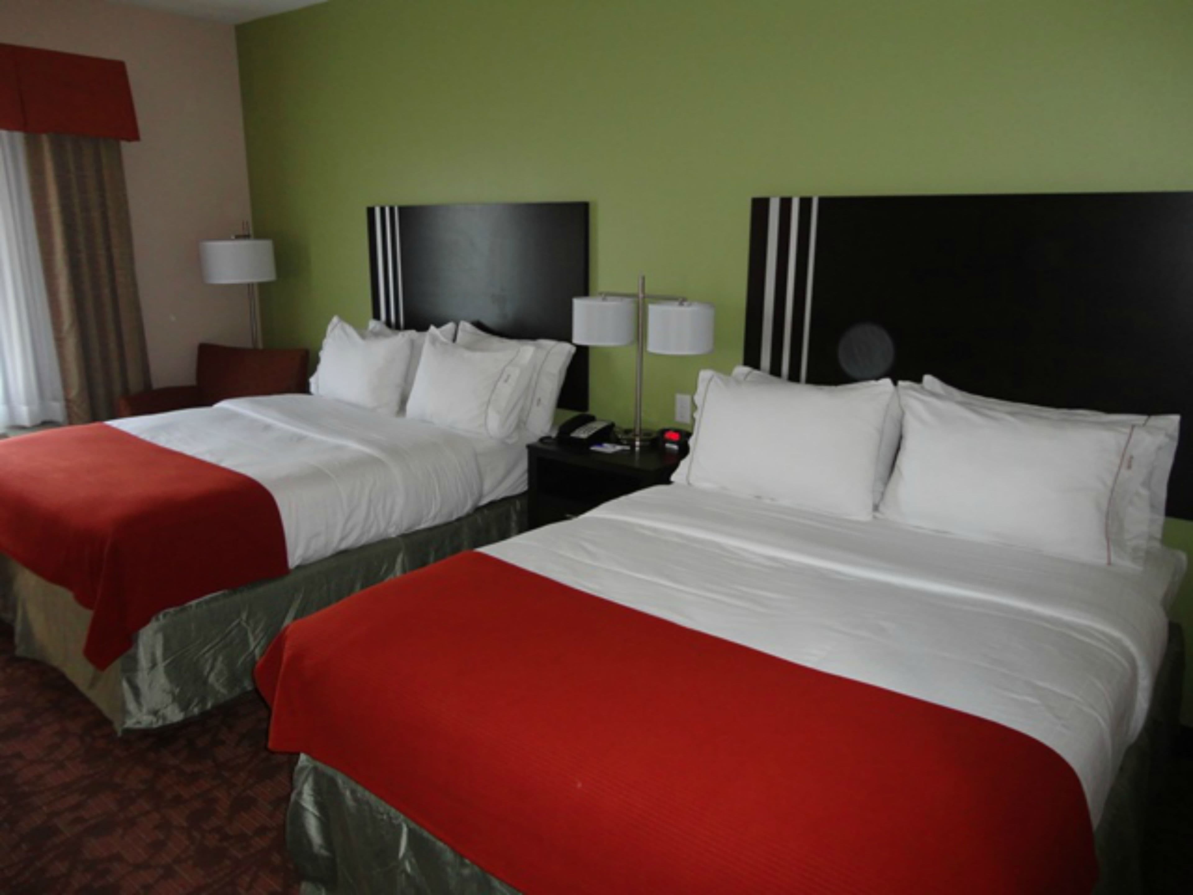 Holiday Inn Express Kenedy — 10