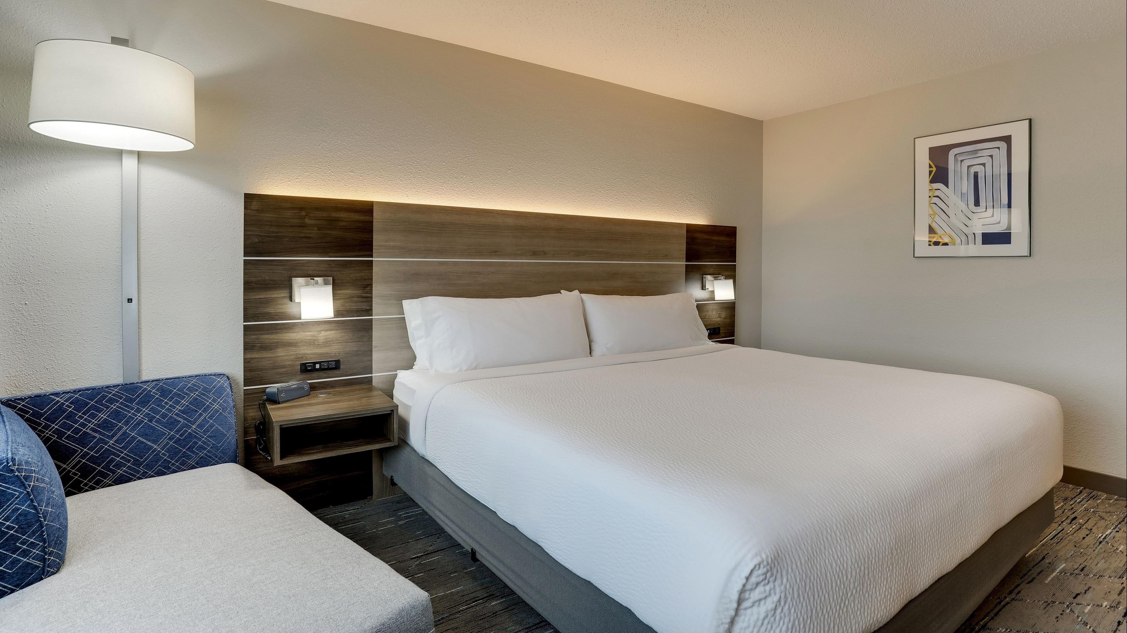 Holiday Inn Express Kenner - New Orleans Airport — 7