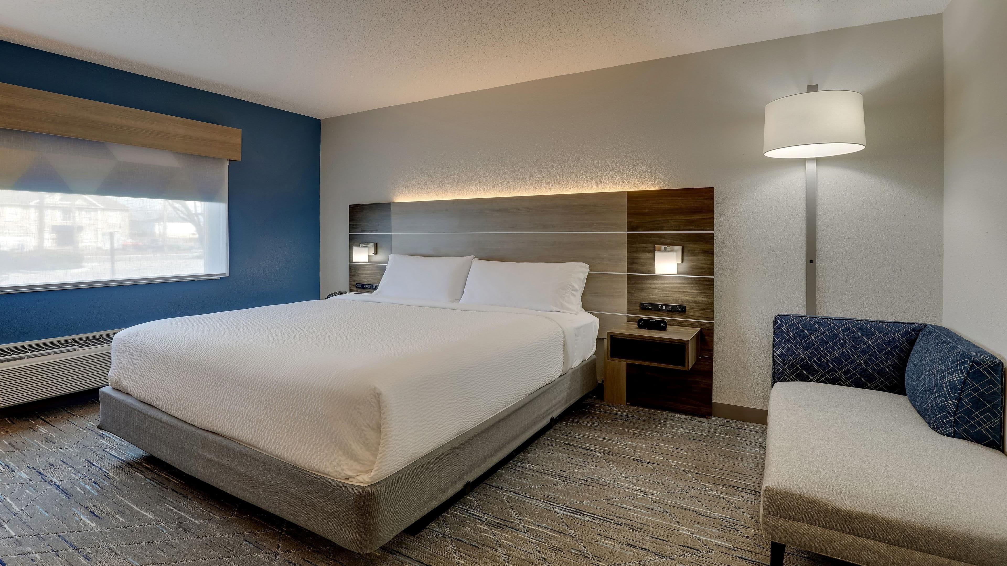 Holiday Inn Express Kenner - New Orleans Airport — 12