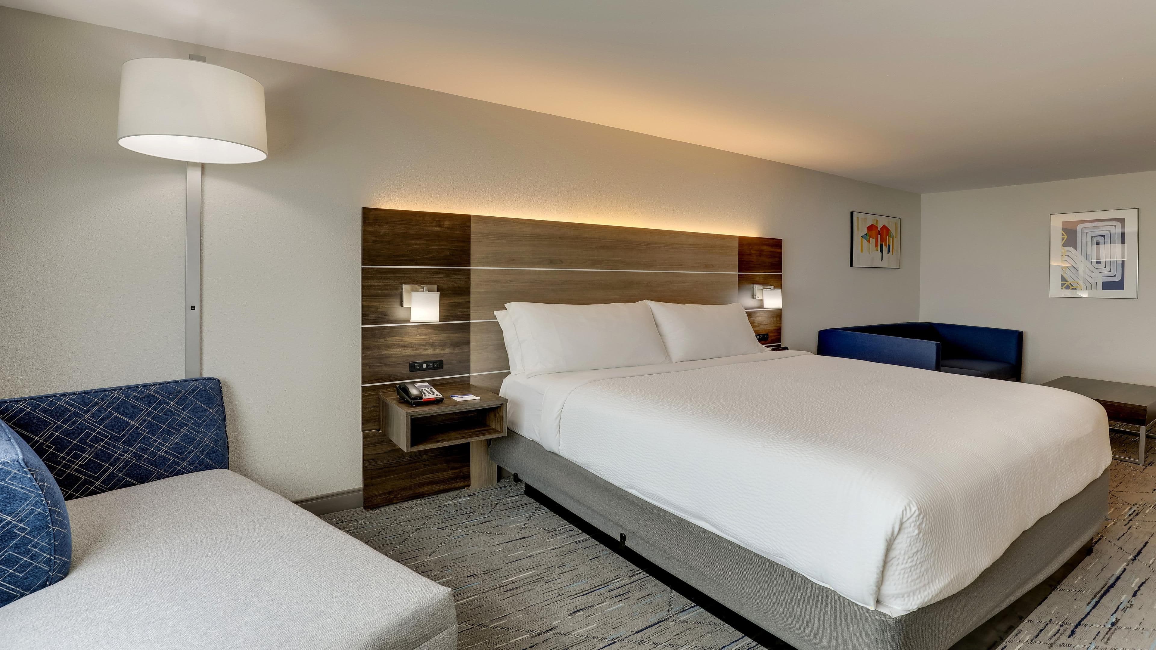 Holiday Inn Express Kenner - New Orleans Airport — 13
