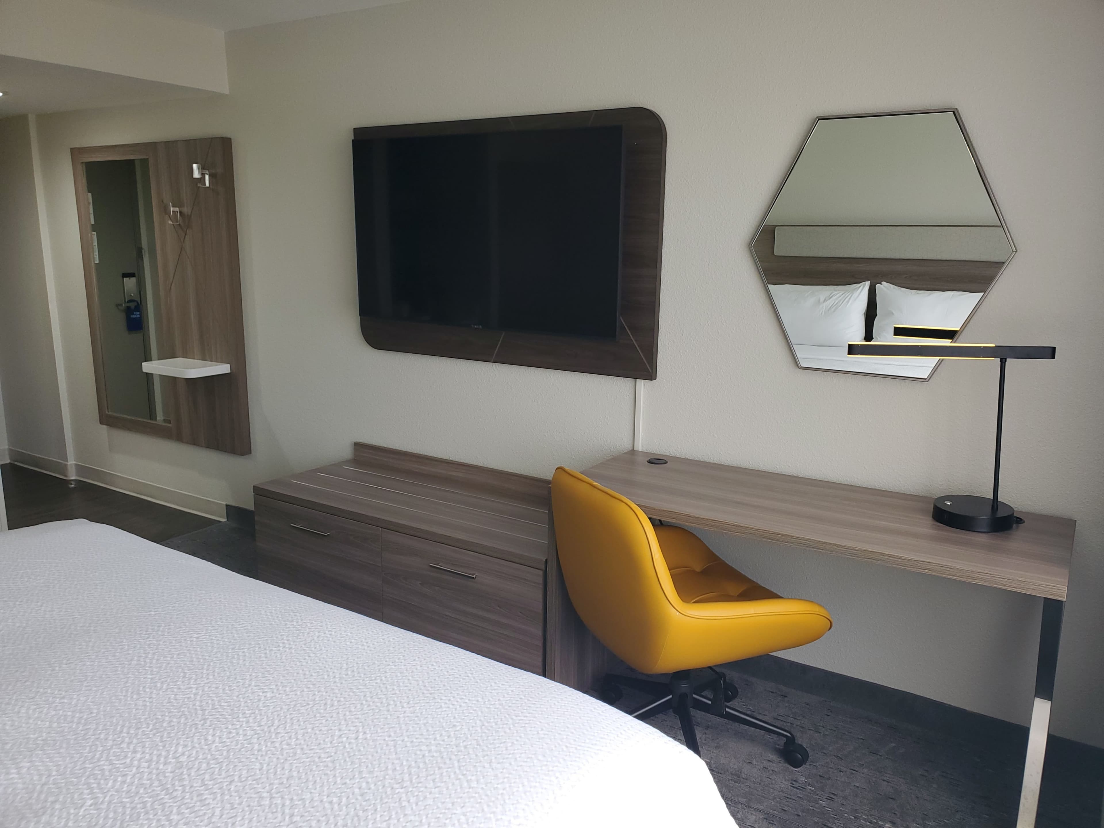 Holiday Inn Express Atlanta-Kennesaw — 47