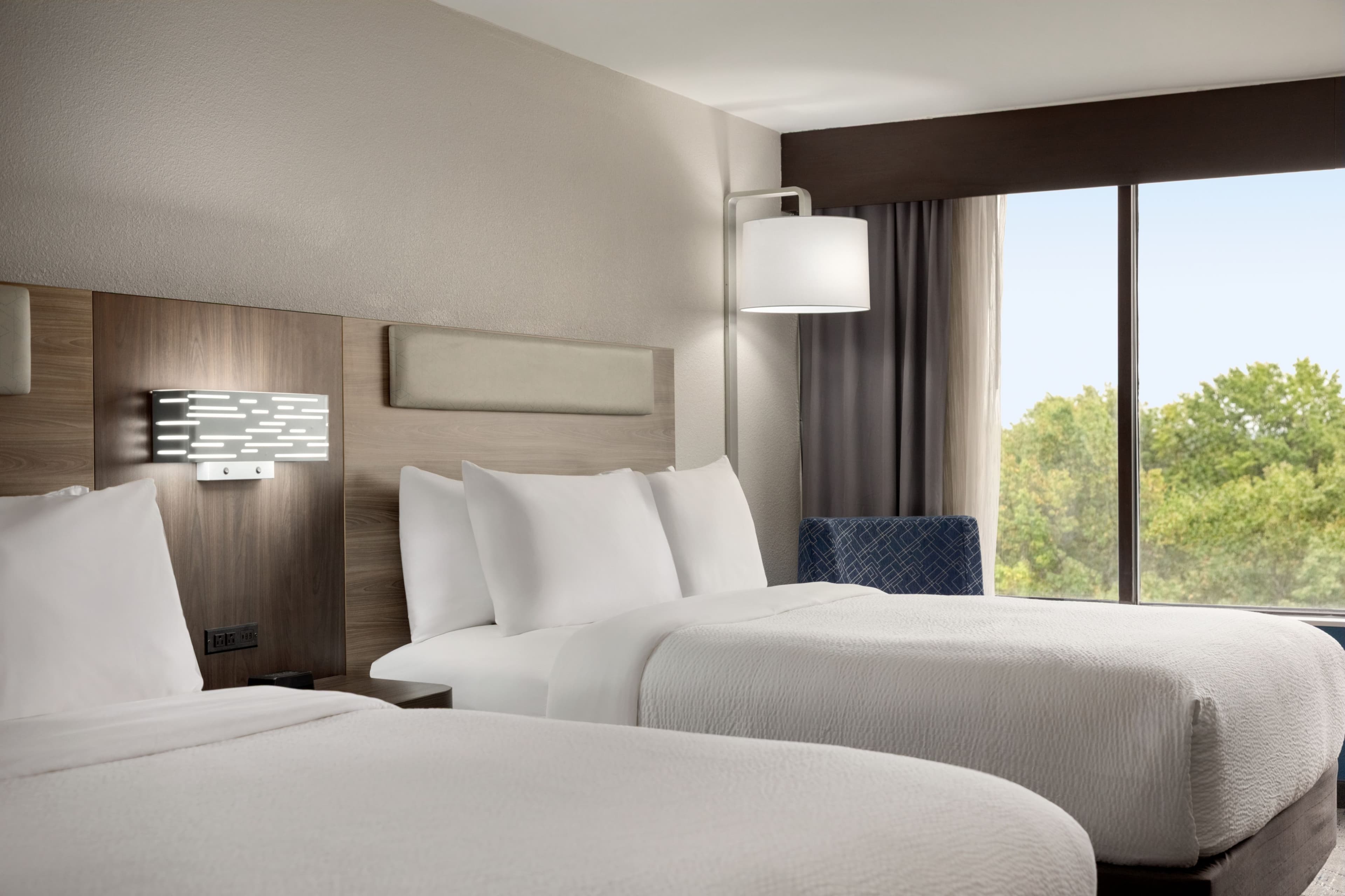 Holiday Inn Express Atlanta-Kennesaw — 55