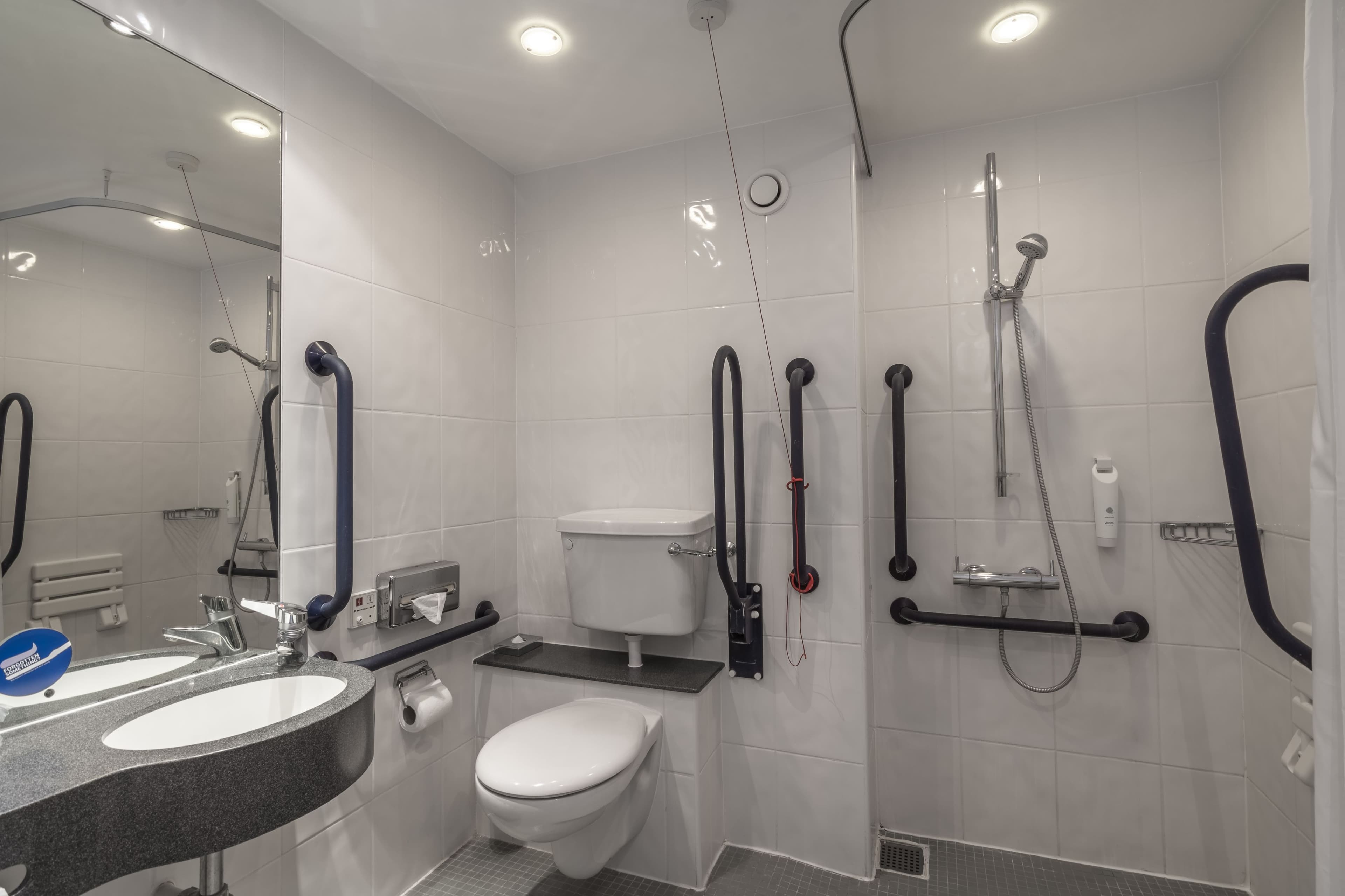 Holiday Inn Express Kettering — 29