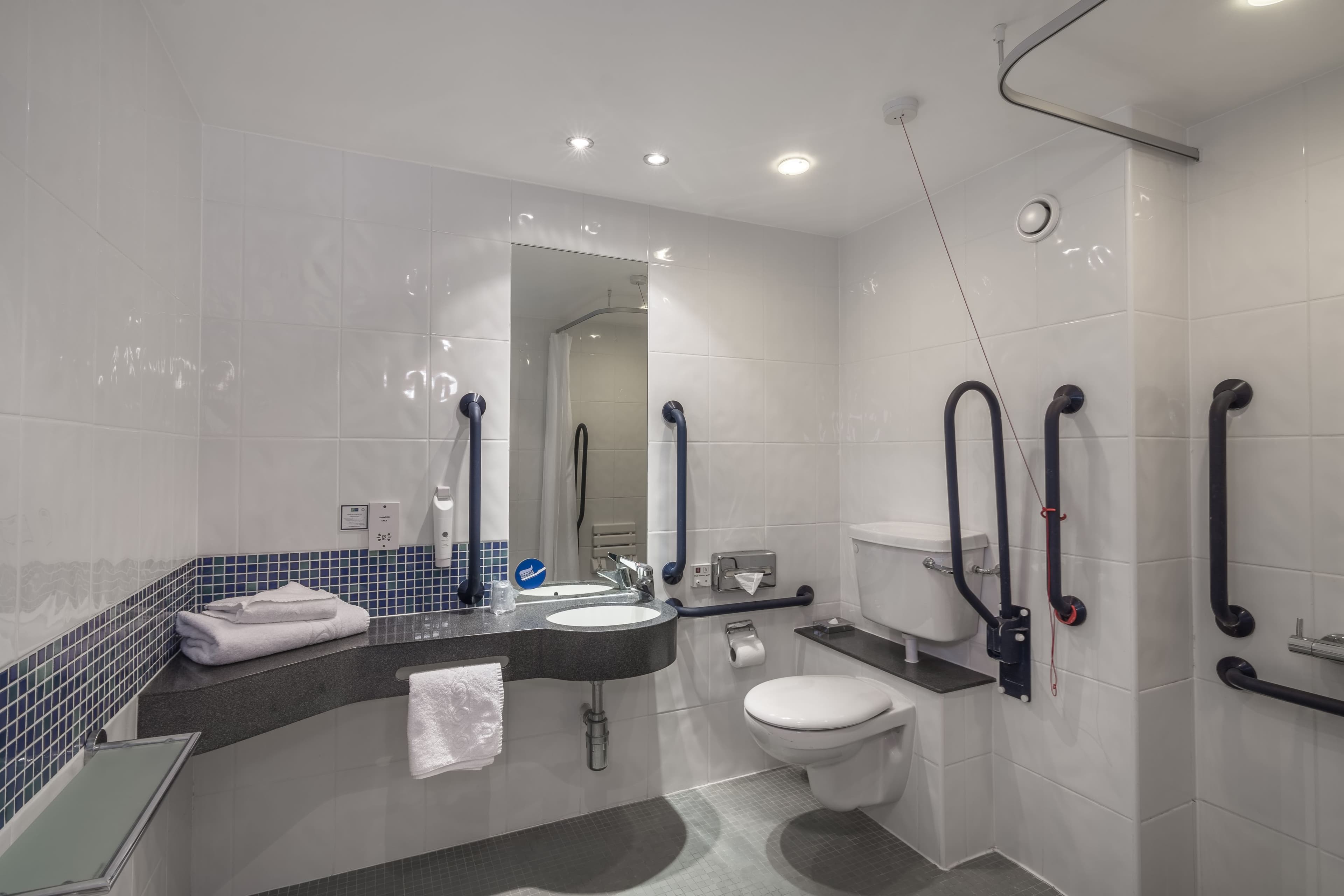 Holiday Inn Express Kettering — 30