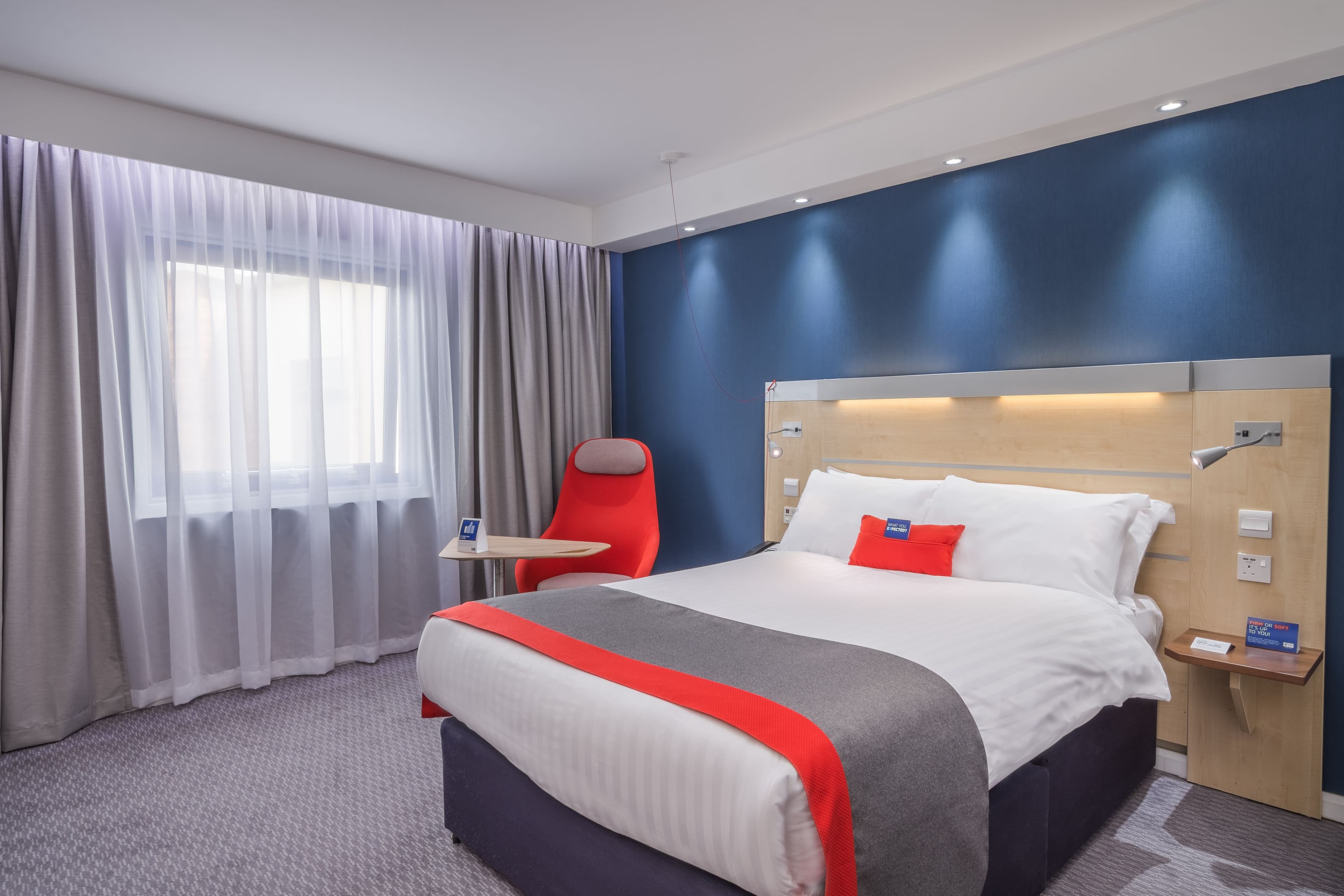 Holiday Inn Express Kettering — 13