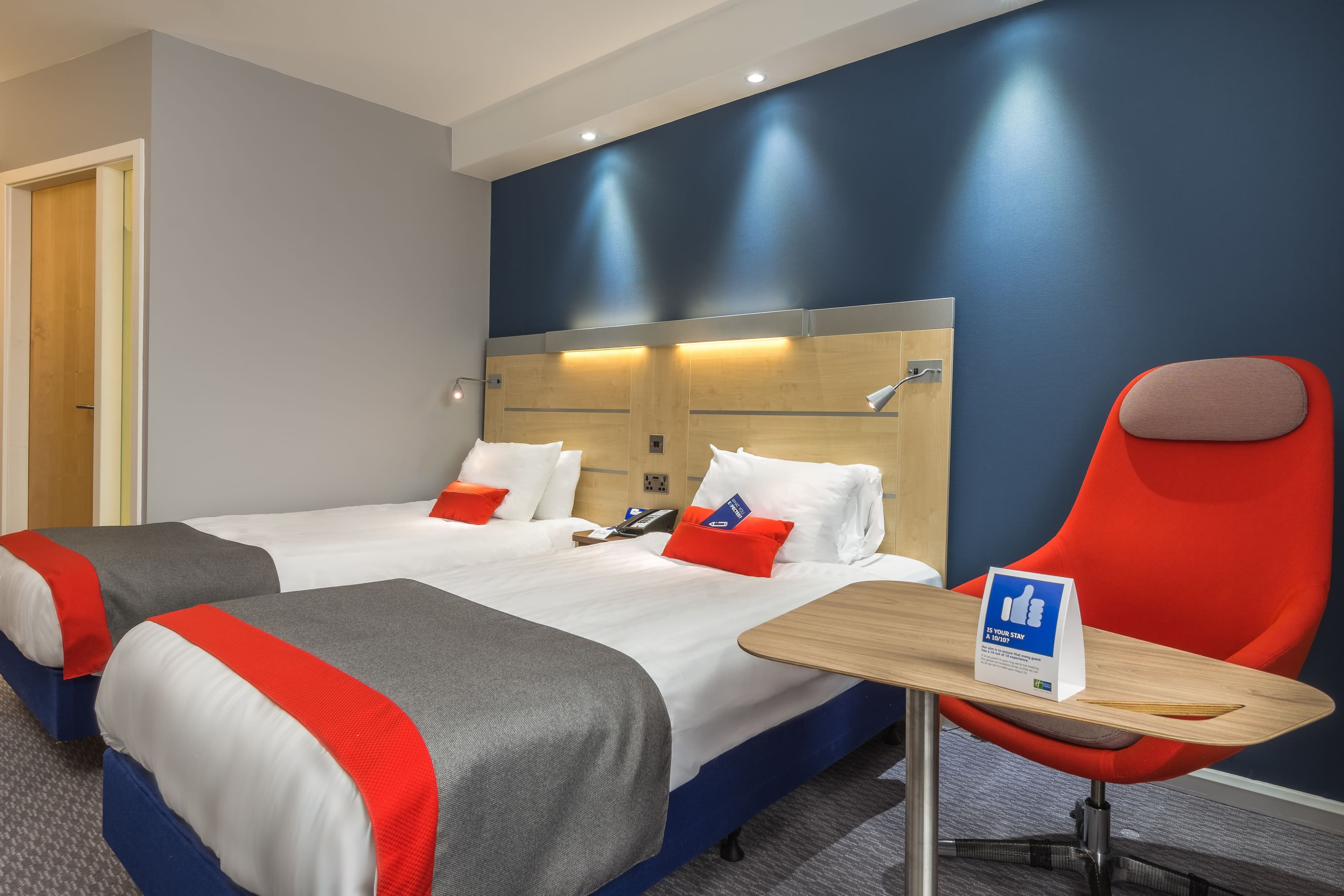 Holiday Inn Express Kettering — 33