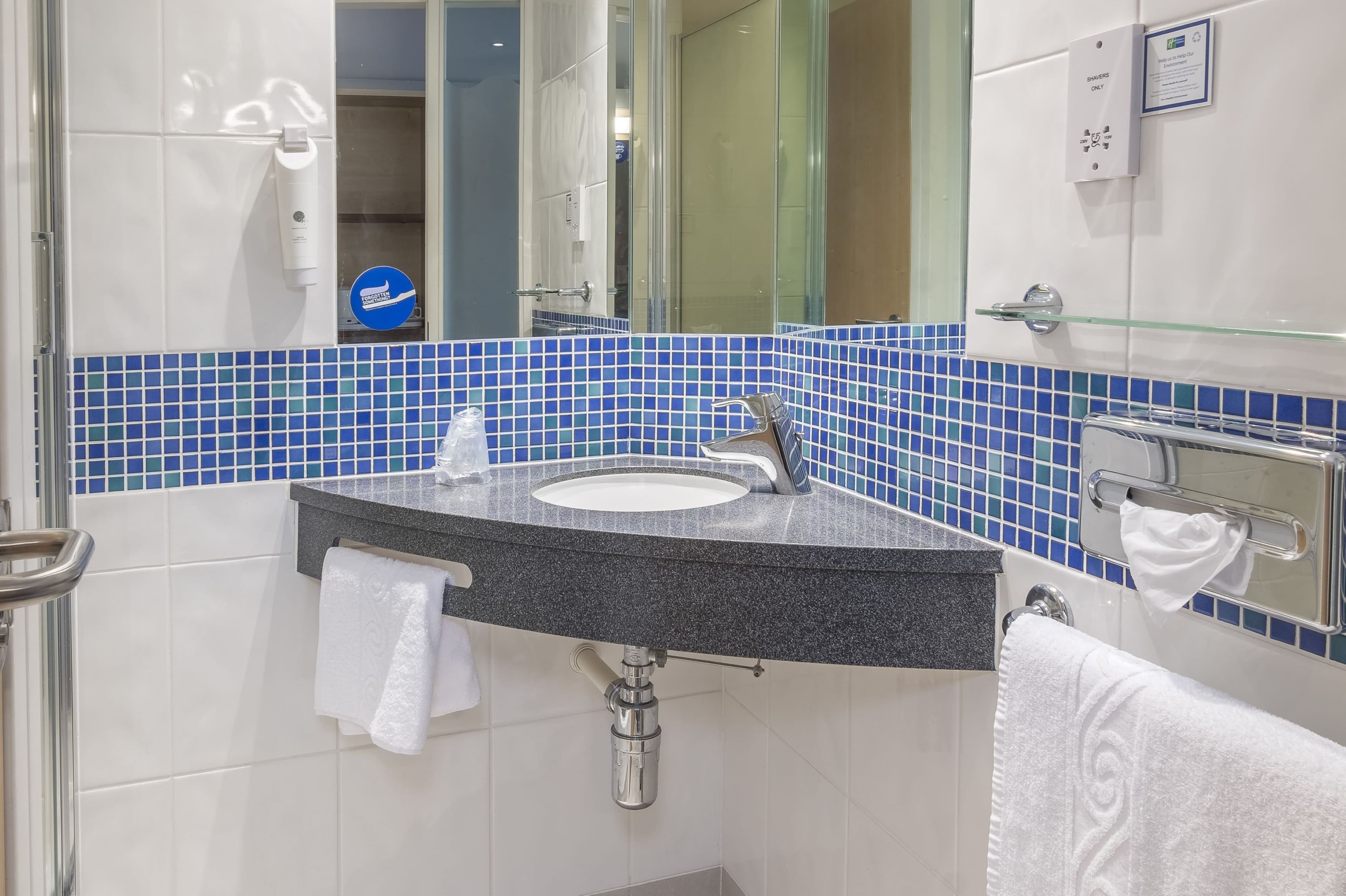 Holiday Inn Express Kettering - Image 3