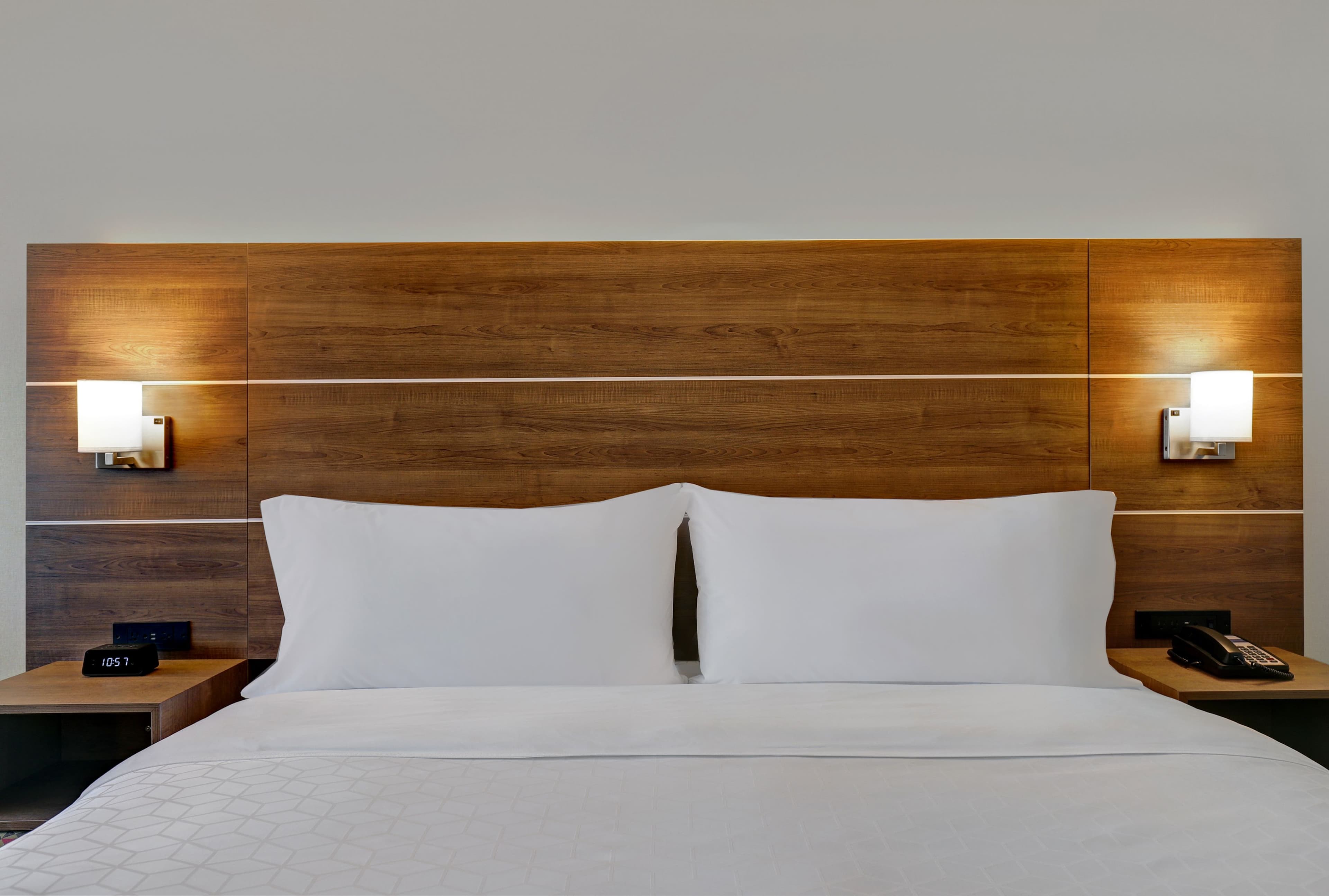 Holiday Inn Express Kingston West - Image 2