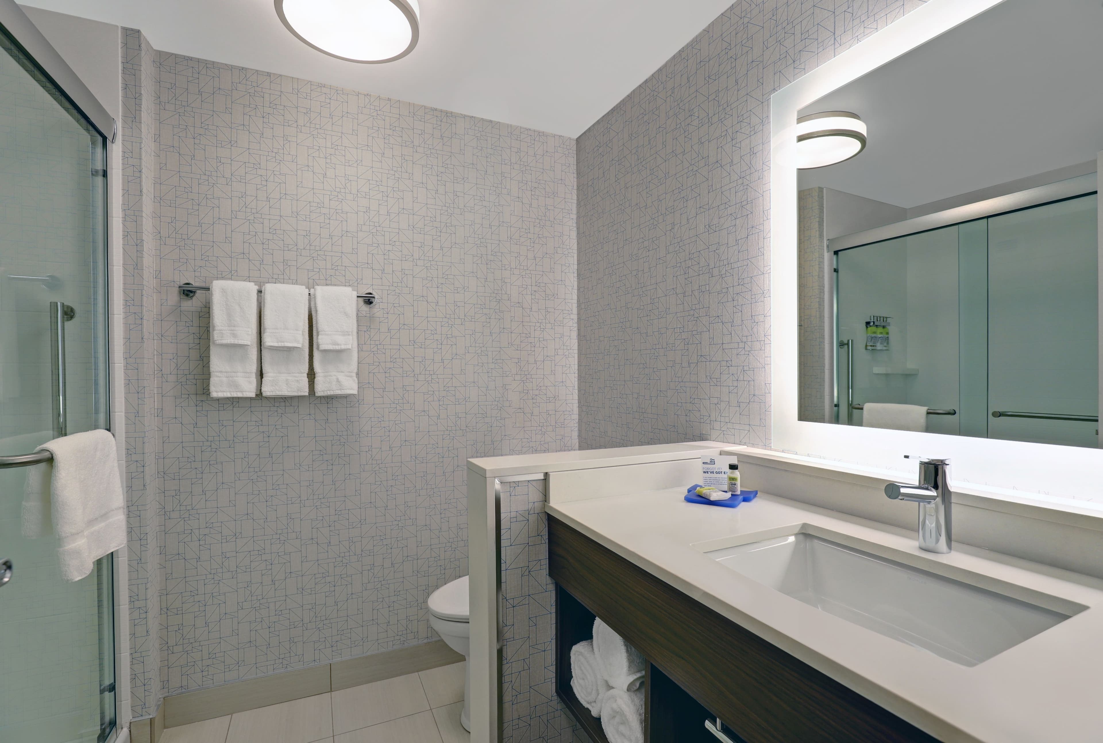 Holiday Inn Express Kingston West — 7