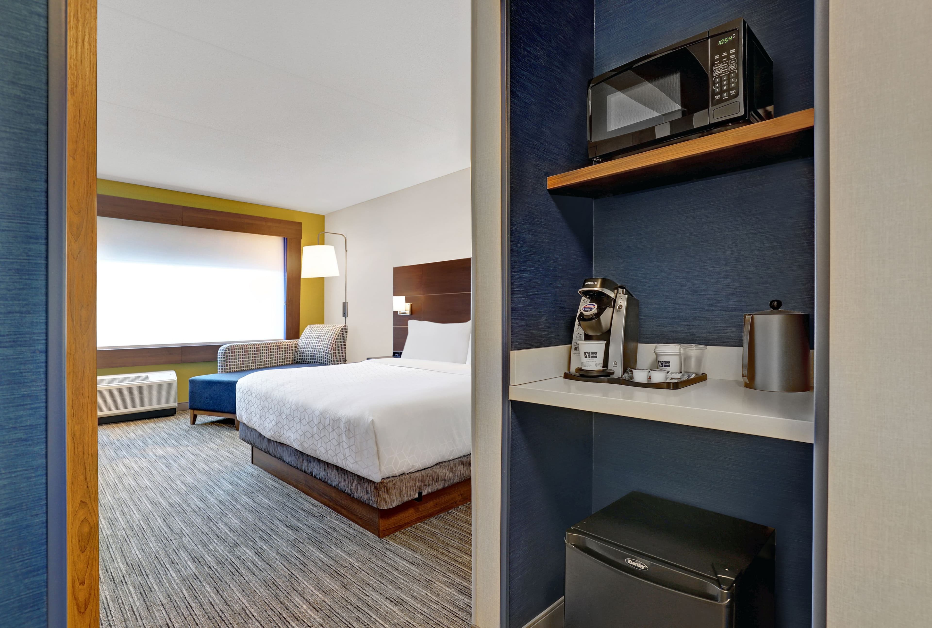 Holiday Inn Express Kingston West - Image 5