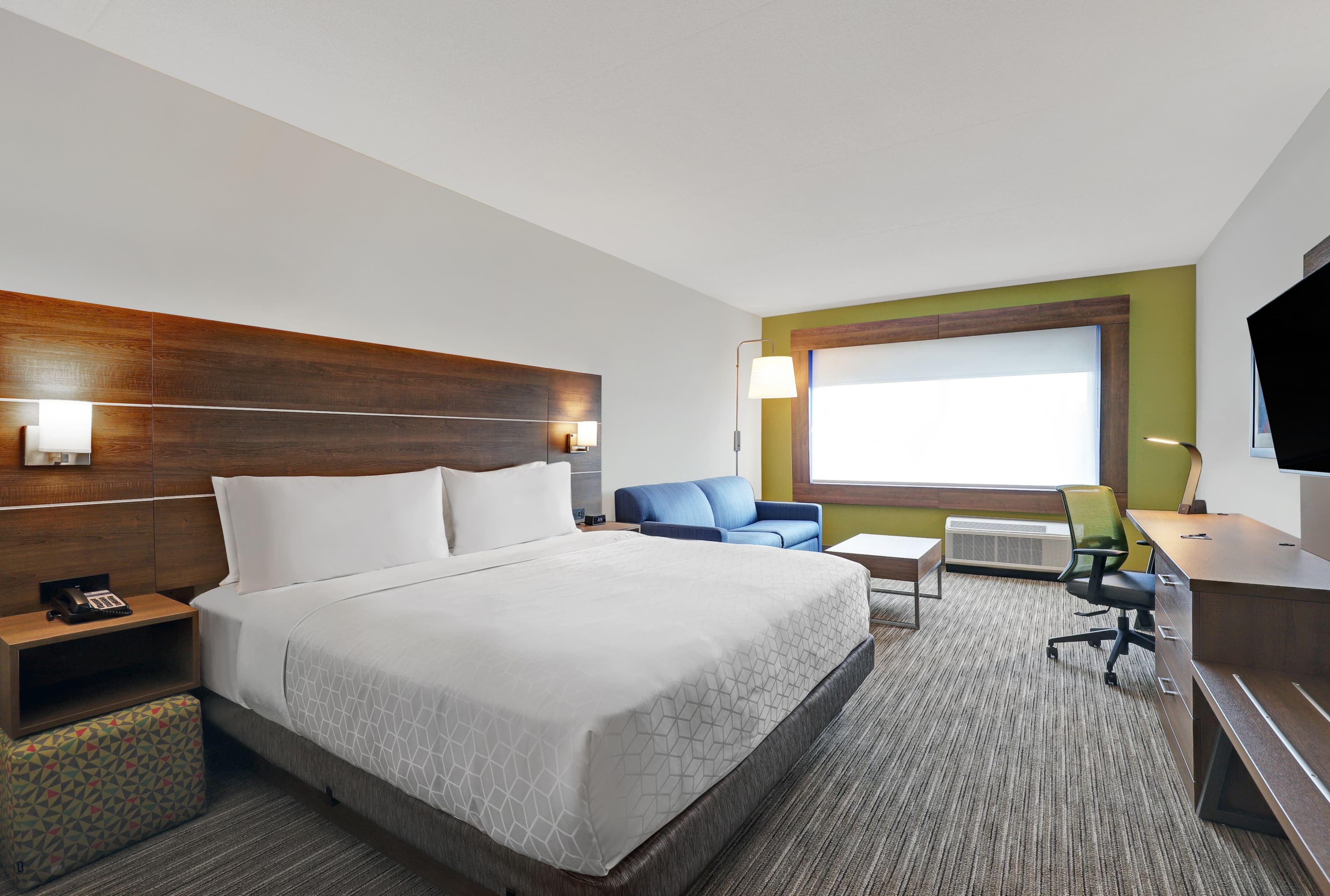 Holiday Inn Express Kingston West — 18