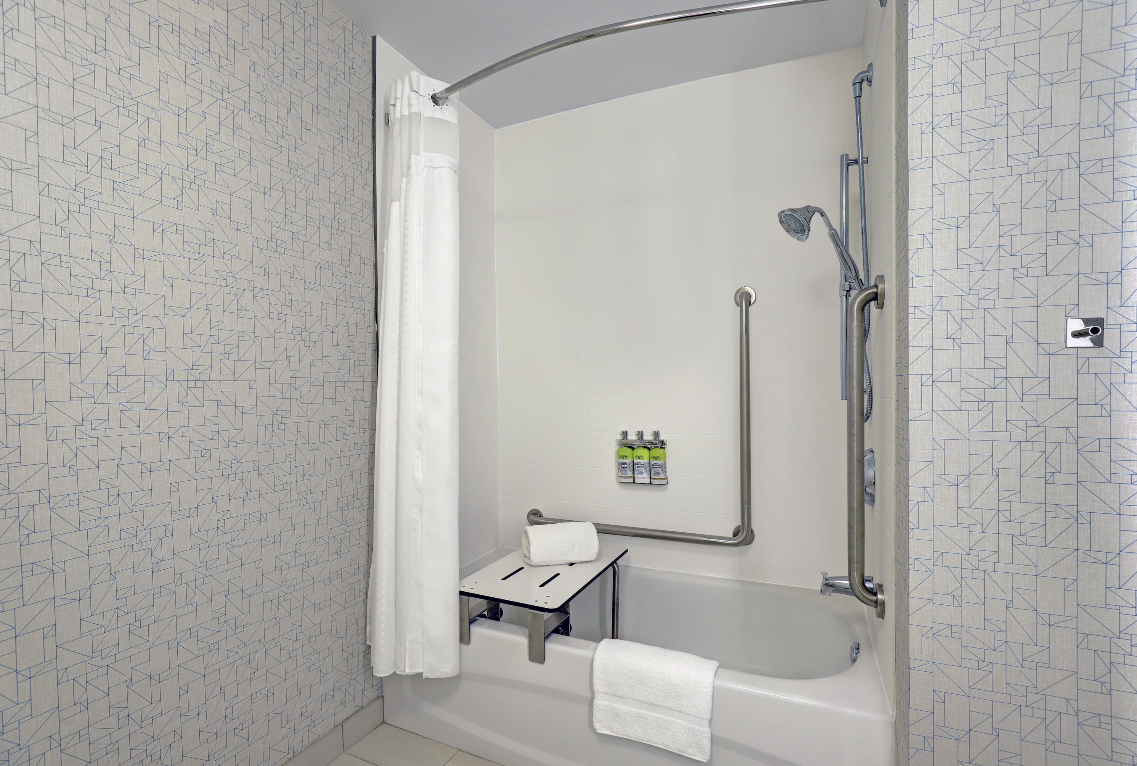 Holiday Inn Express Kingston West — 15