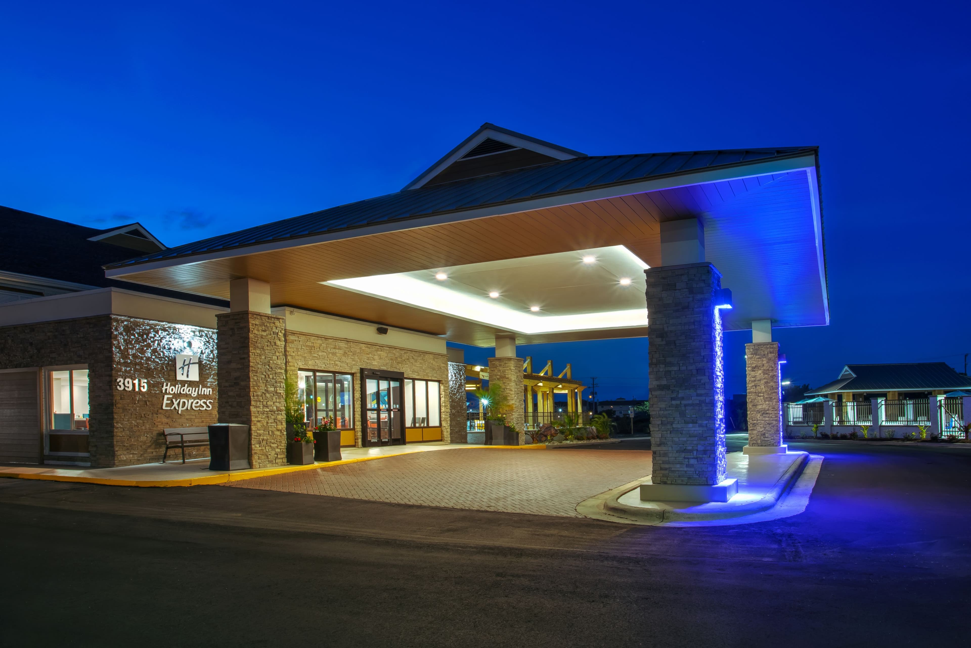 Holiday Inn Express Kitty Hawk – Outer Banks - Image 1