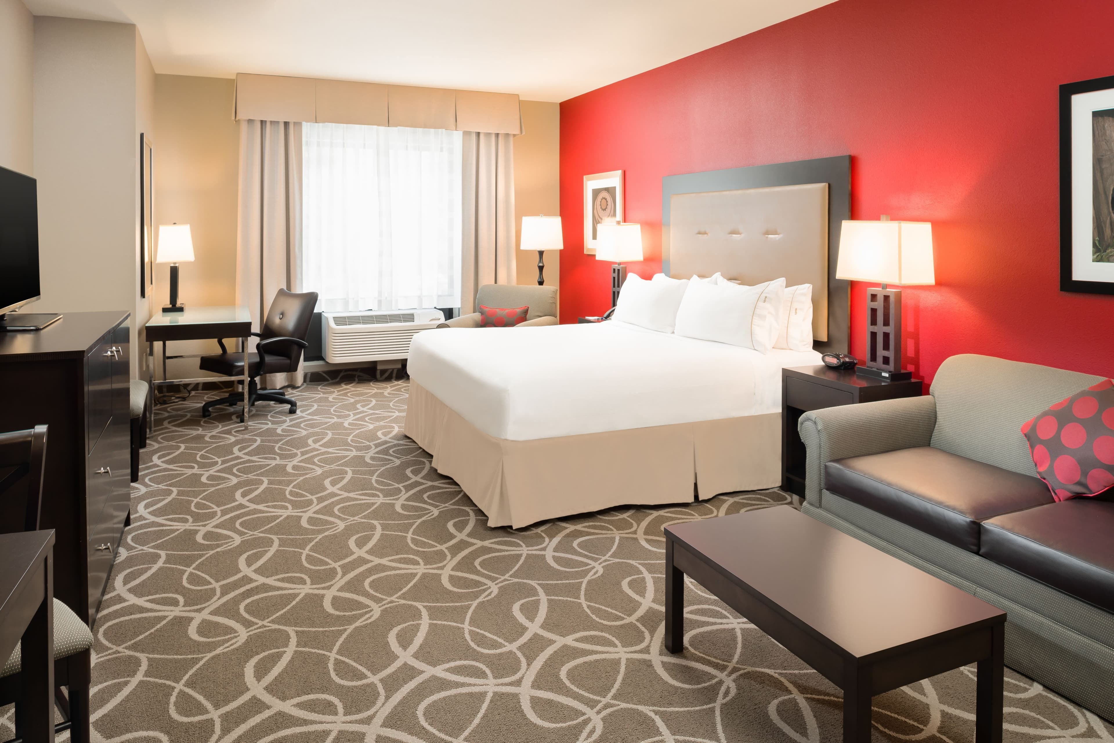Holiday Inn Express Klamath - Redwood Ntl Pk Area - Image 4