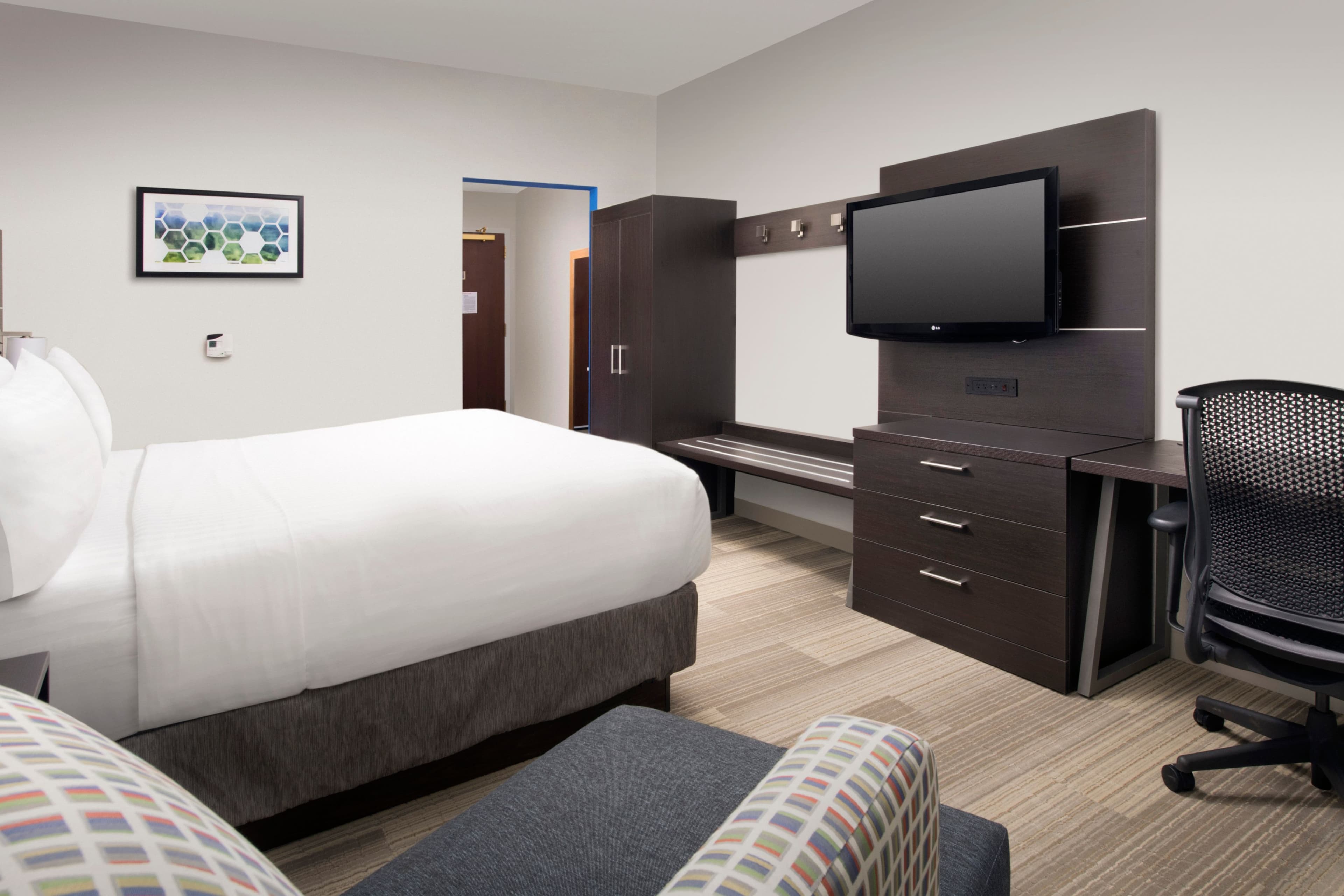 Holiday Inn Express Knoxville-Strawberry Plains - Image 4