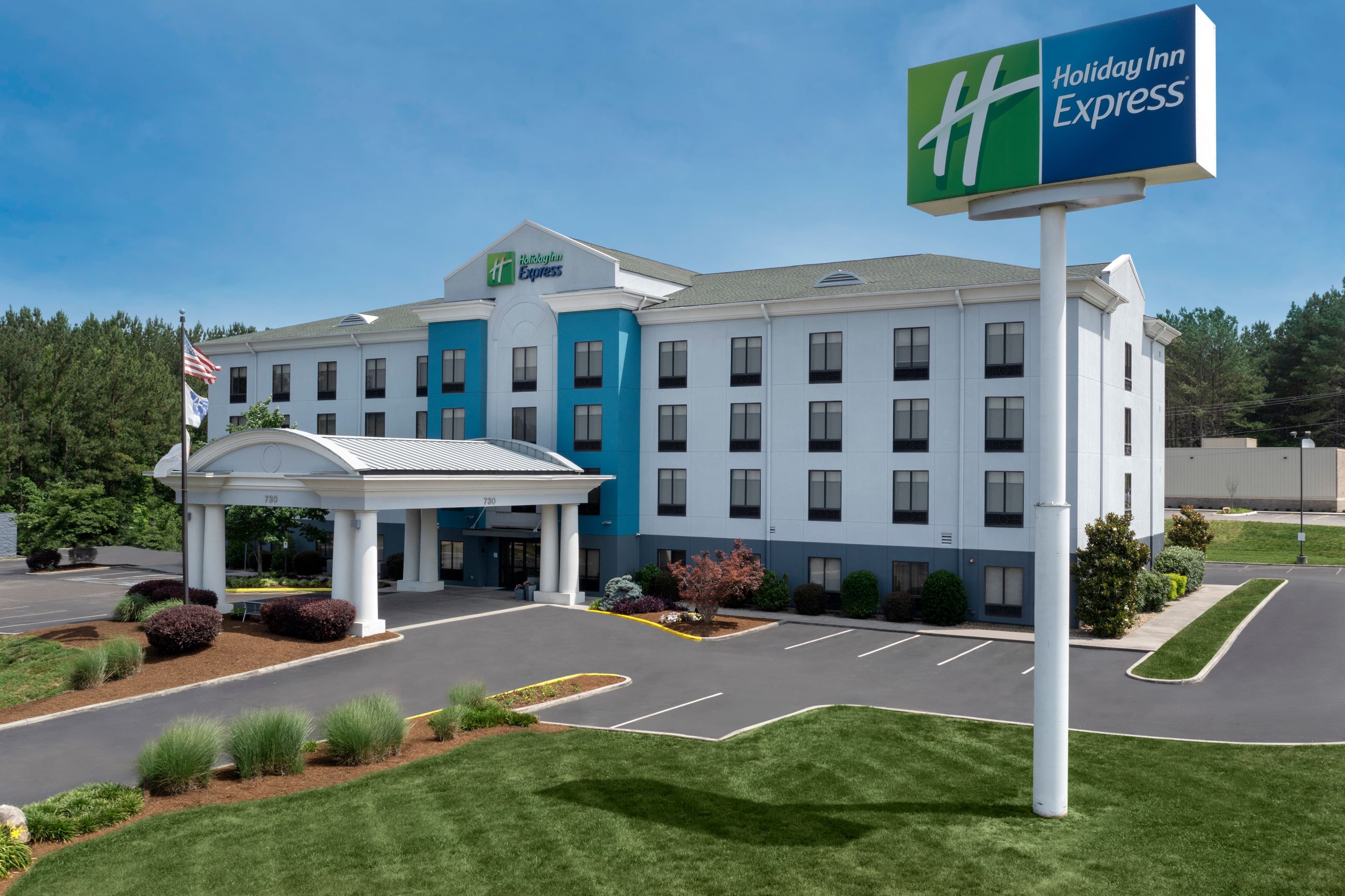 Holiday Inn Express Knoxville-Strawberry Plains - Image 1