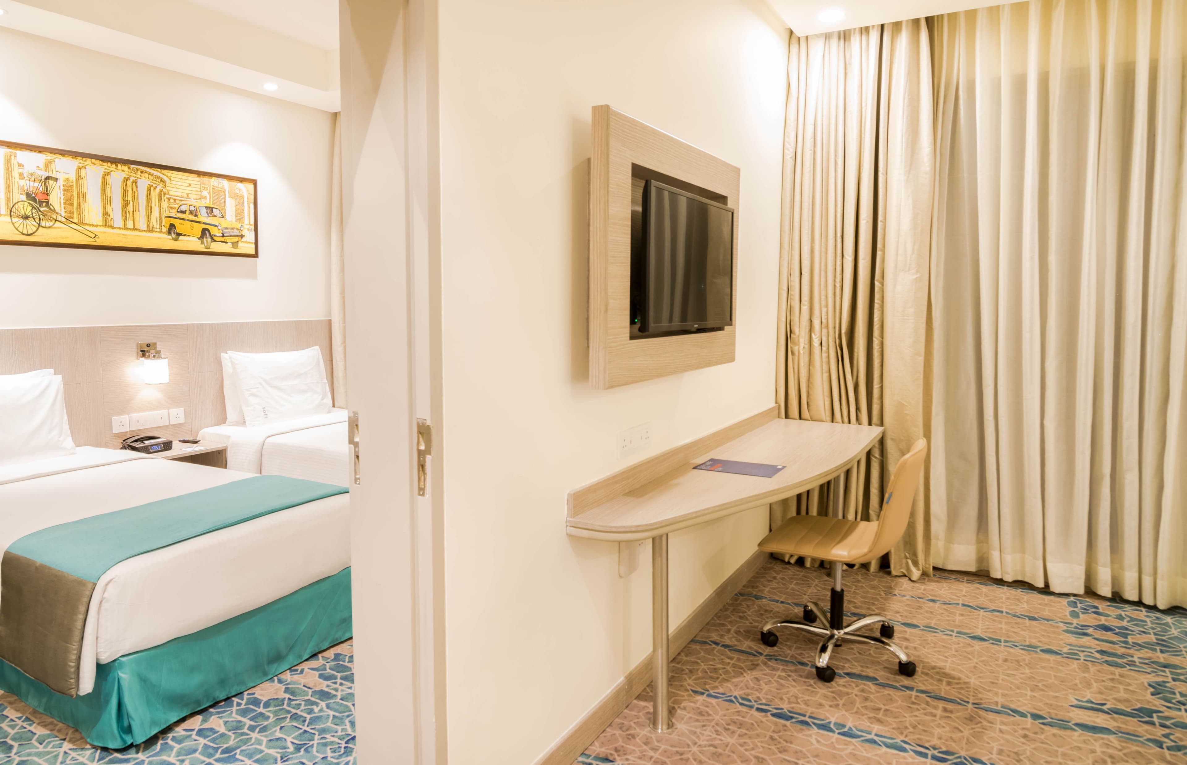 Holiday Inn Express Kolkata Airport — 7