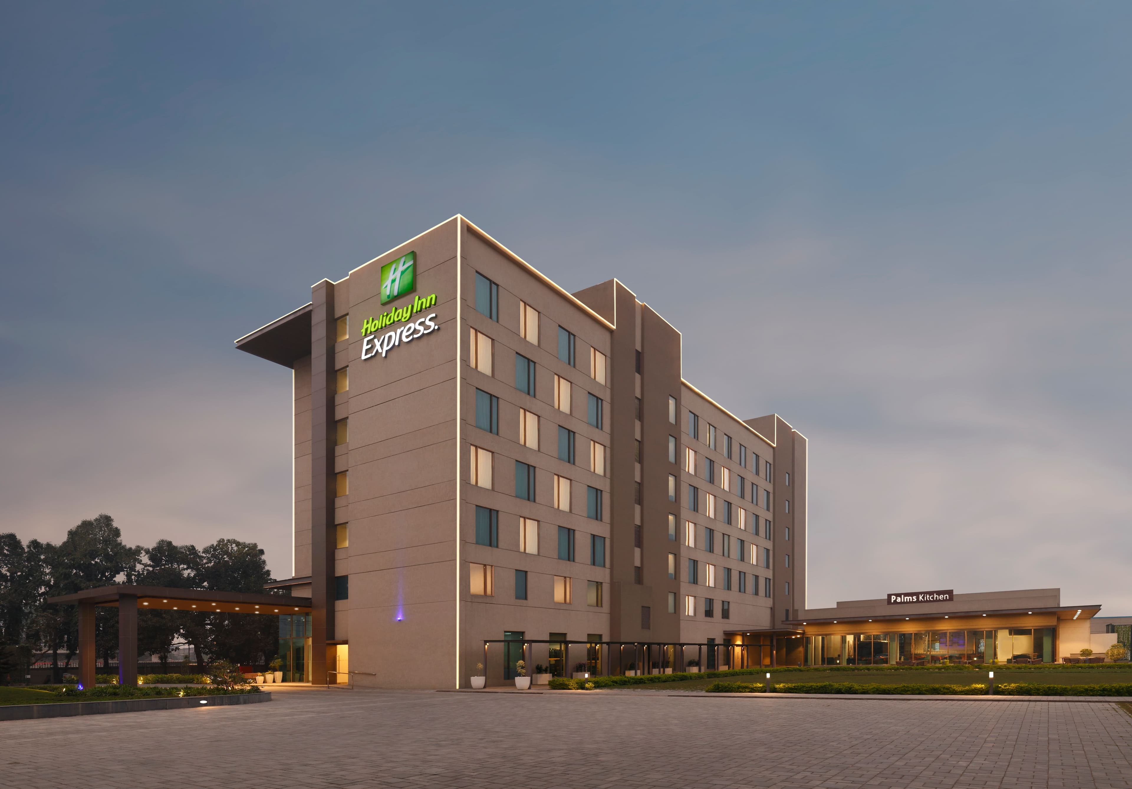 Holiday Inn Express Kolkata Airport - Image 1