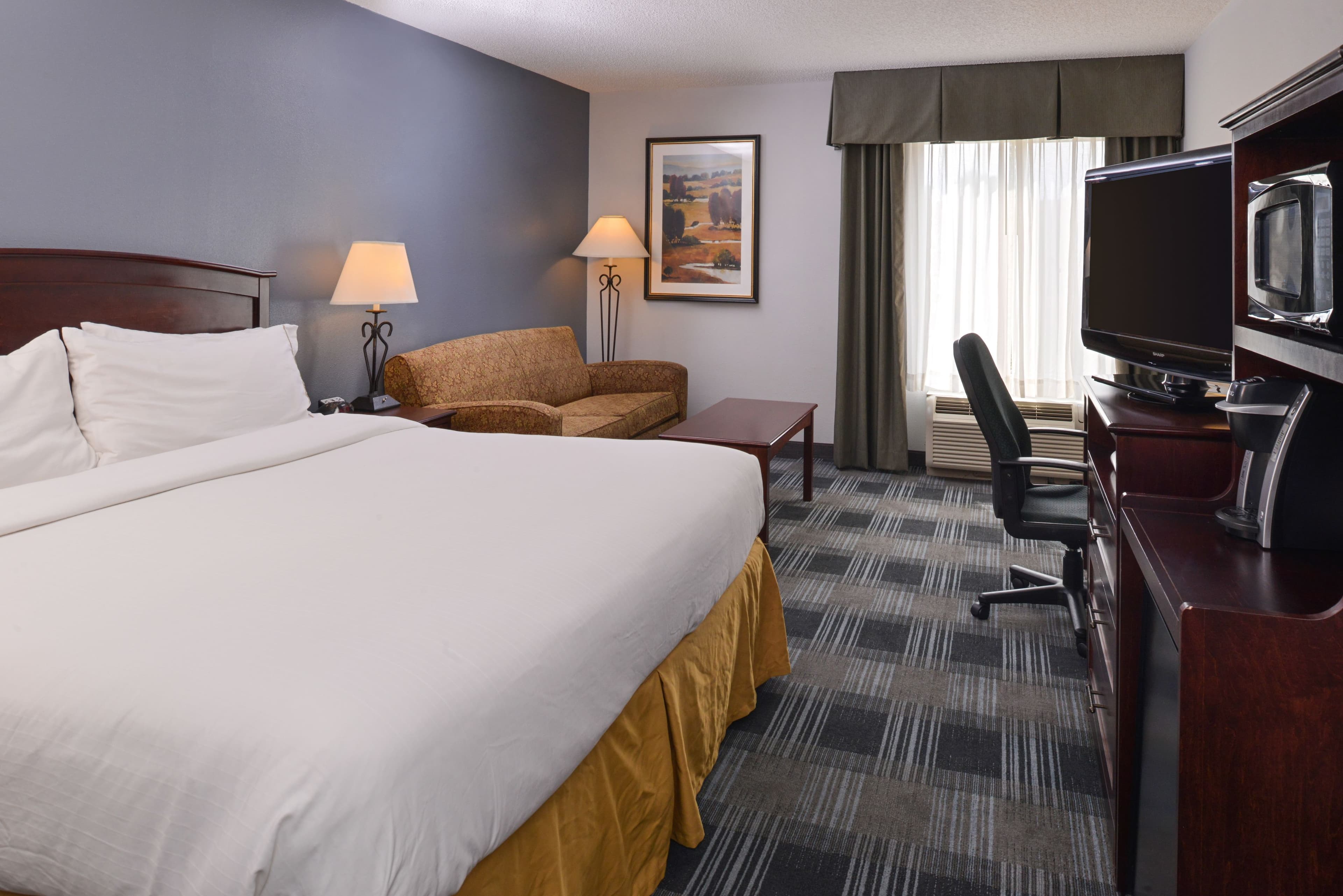 Holiday Inn Express La Junta — 7