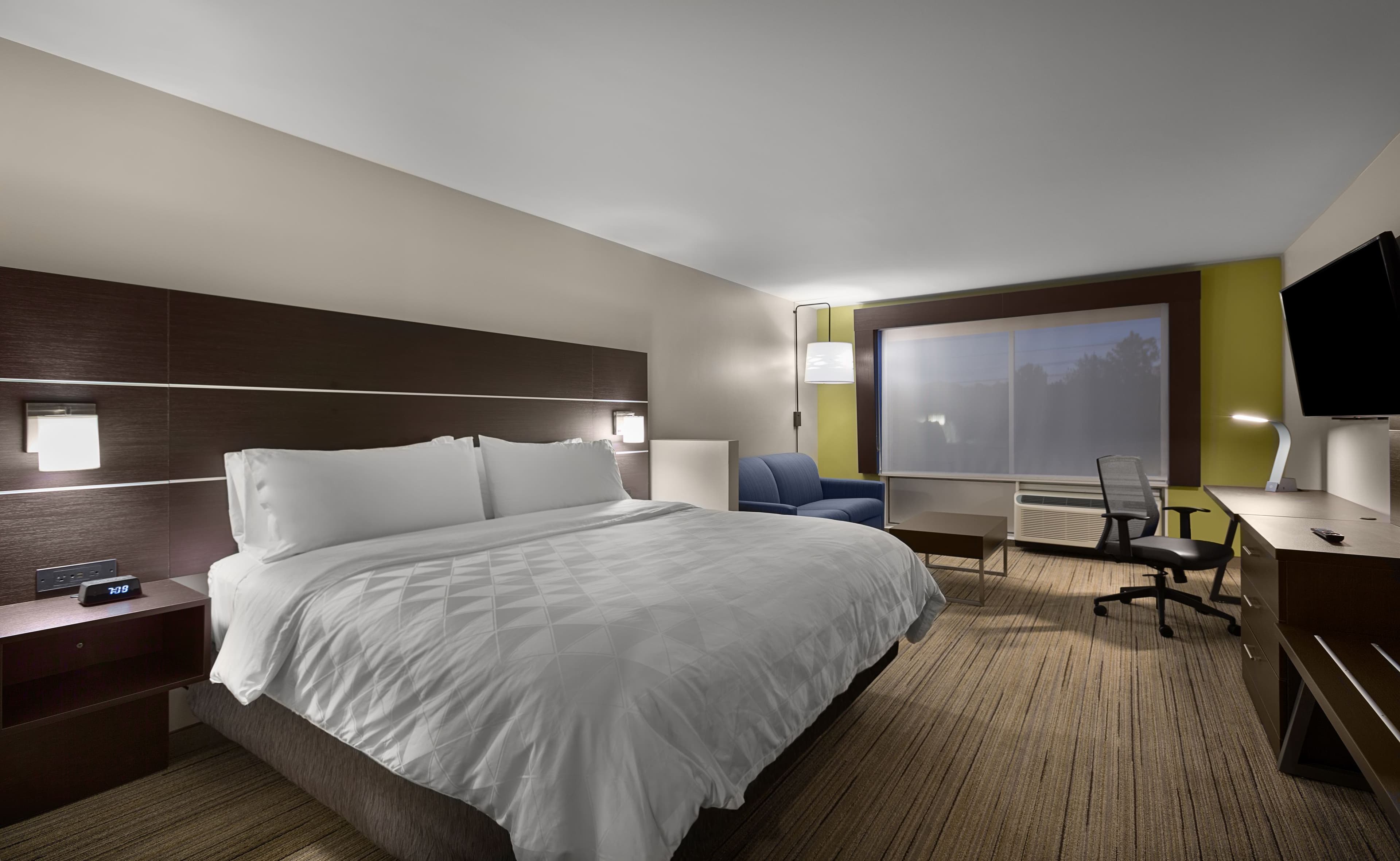 Holiday Inn Express Lake Park — 80