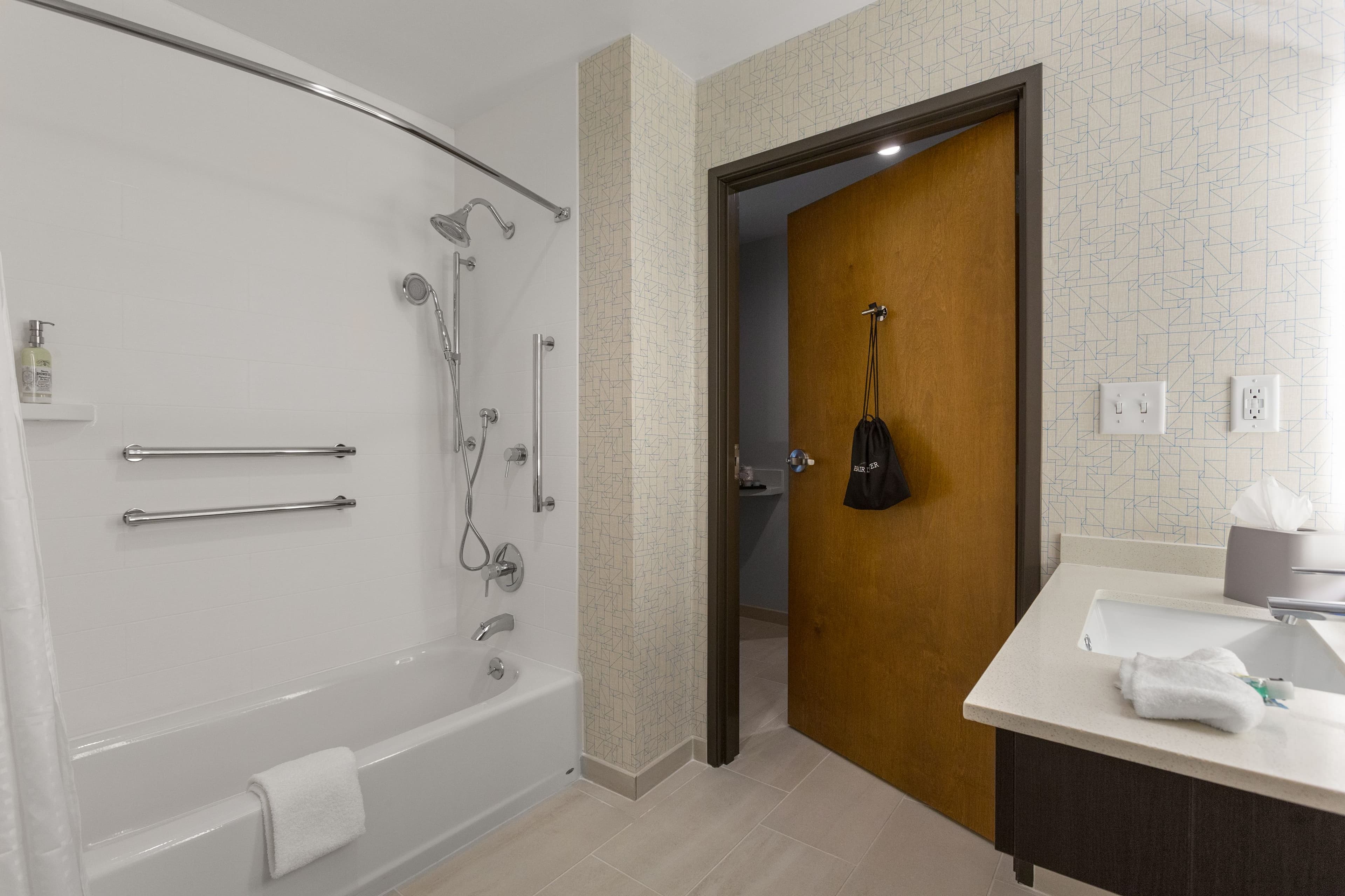 Holiday Inn Express Lake Park — 96