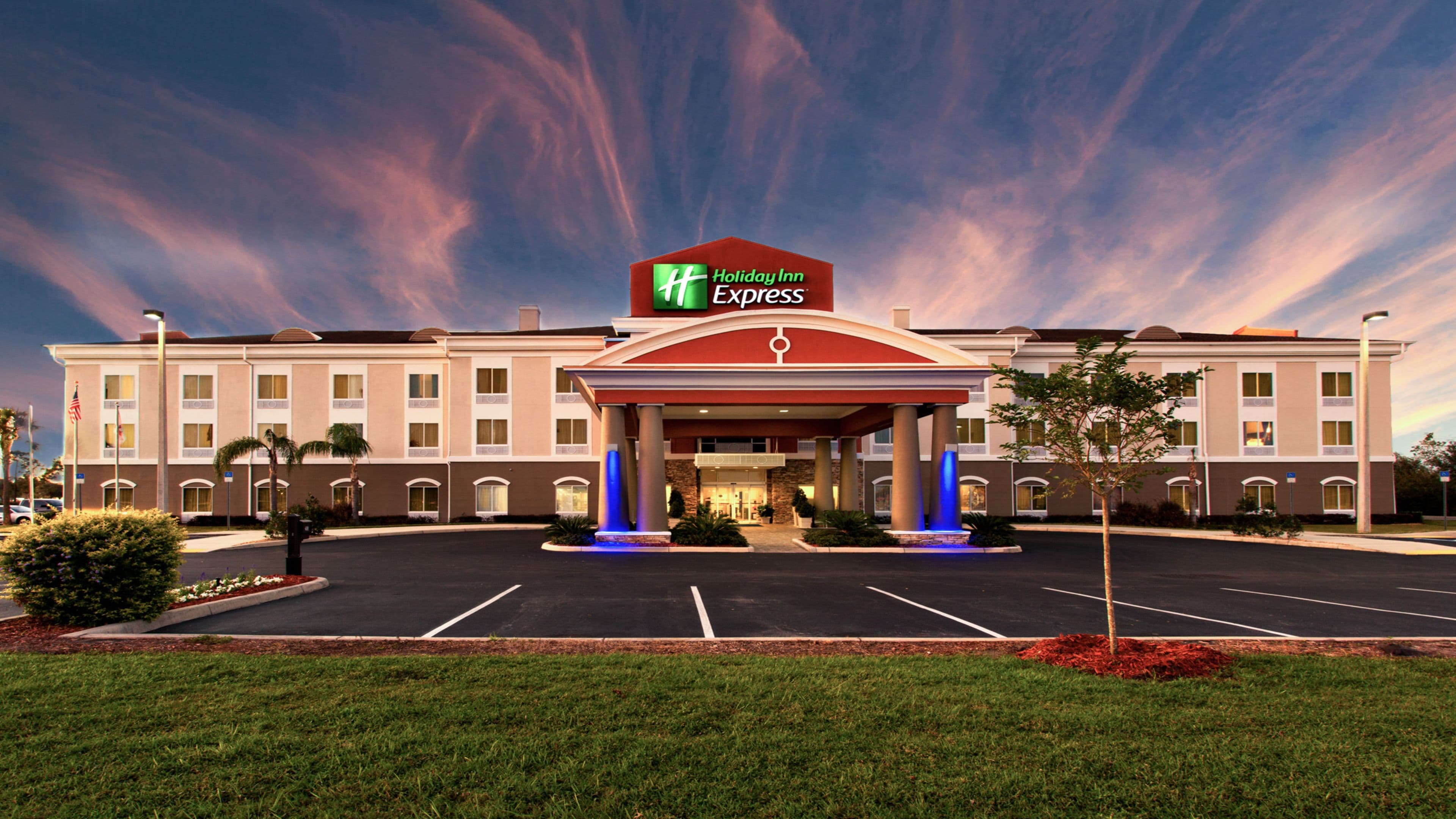Holiday Inn Express Lake Wales N-Winter Haven - Image 1