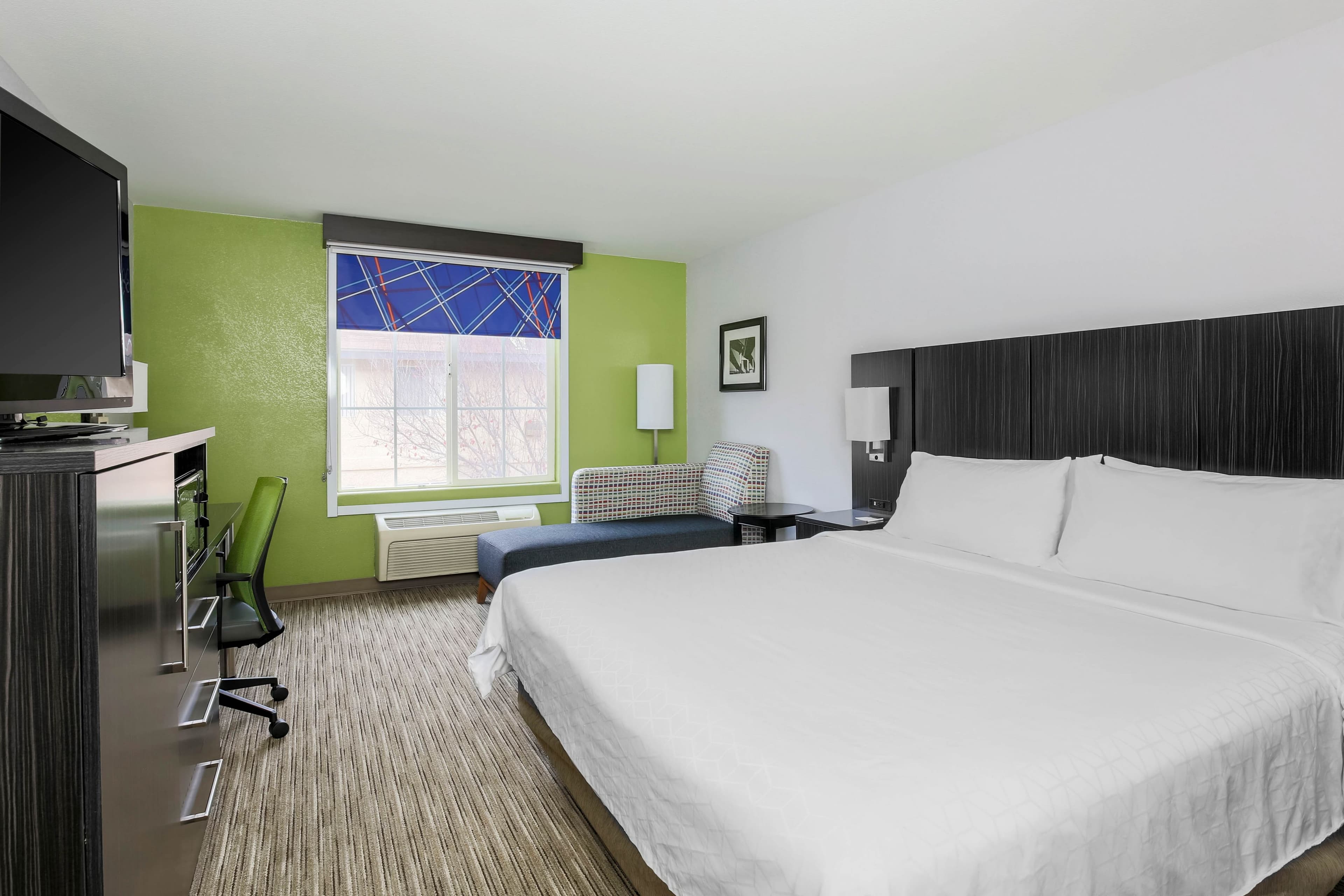 Holiday Inn Express Lancaster - Image 3