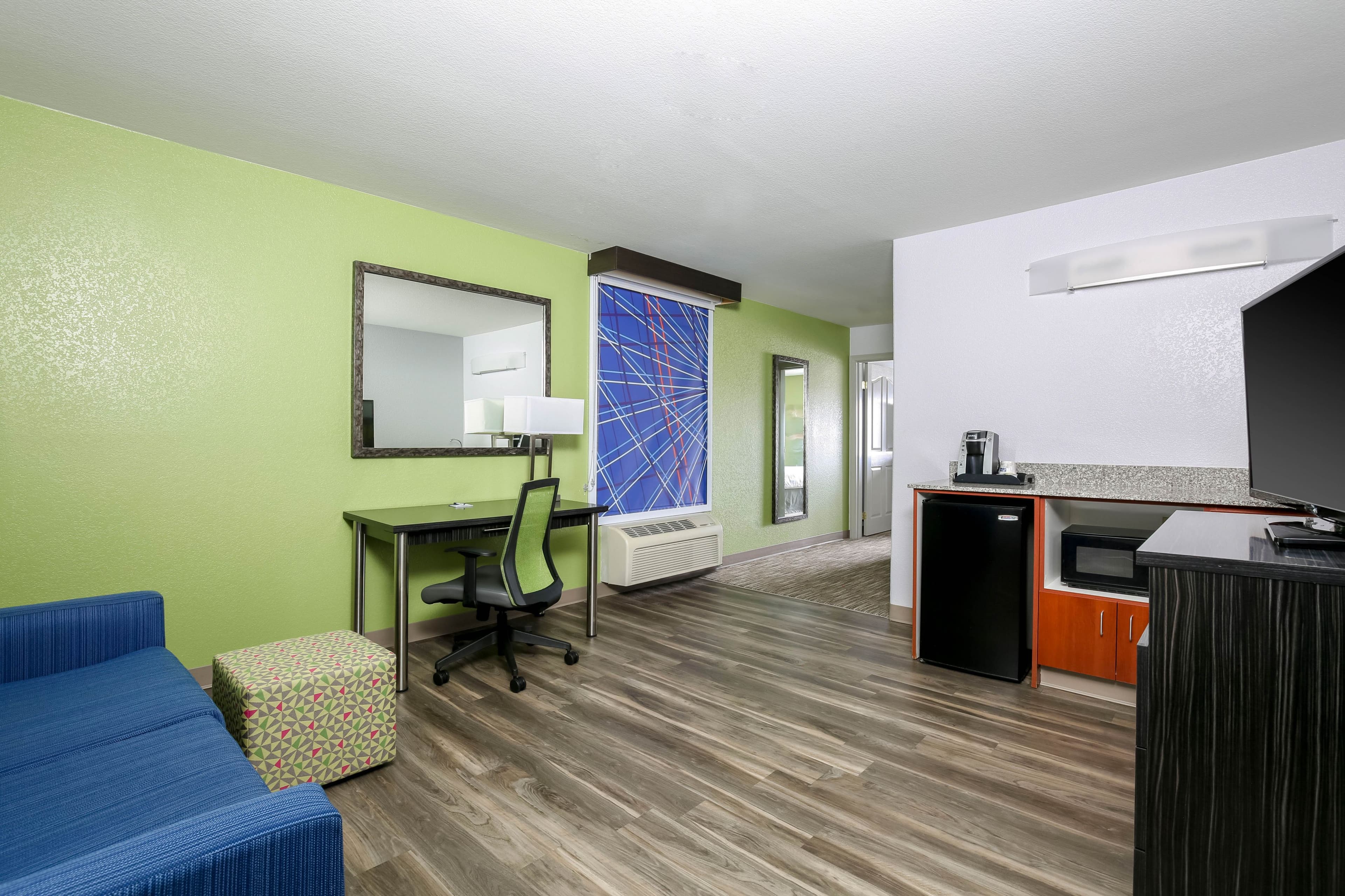 Holiday Inn Express Lancaster — 53
