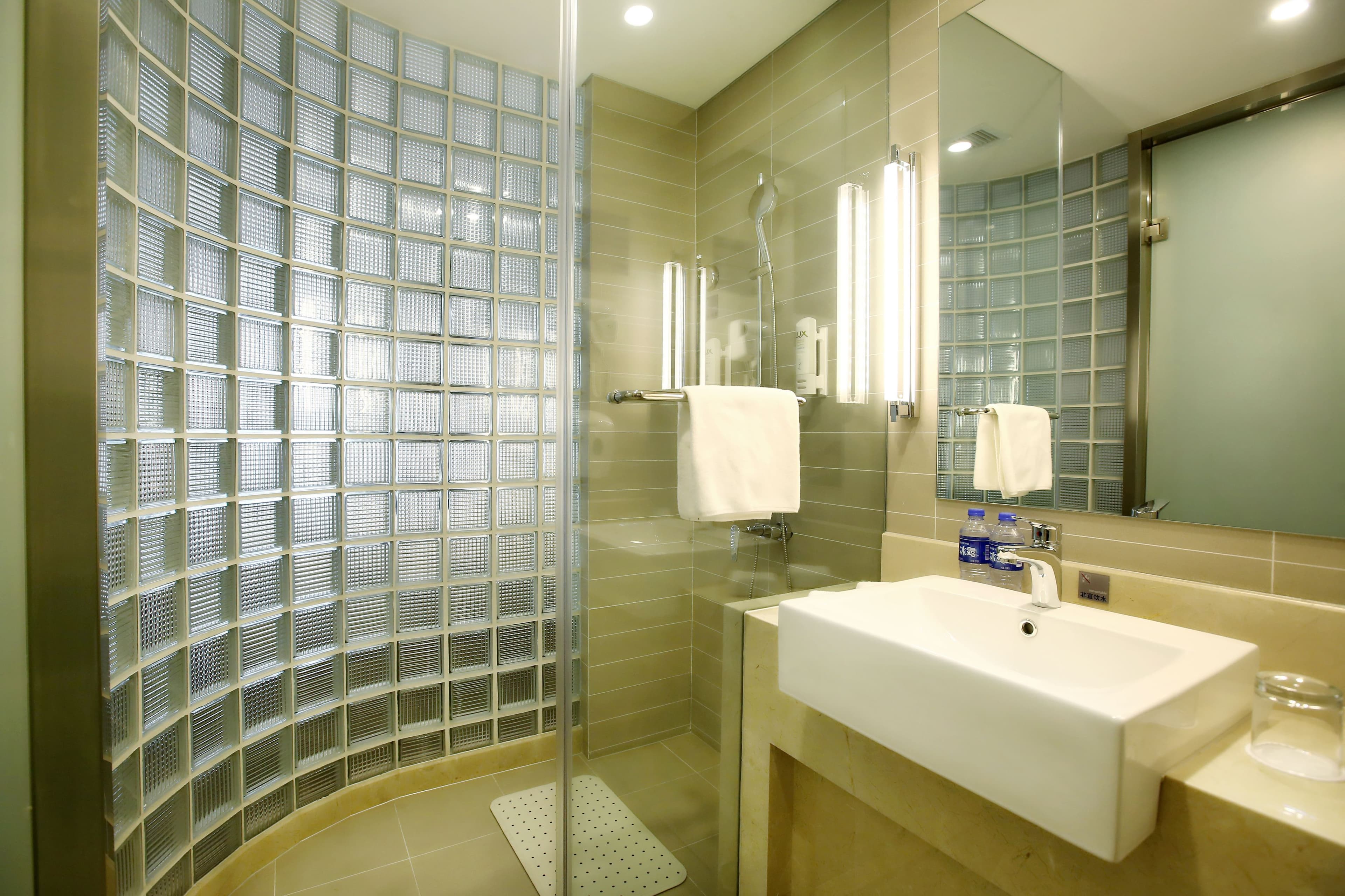 Holiday Inn Express Langfang Park View - Image 2