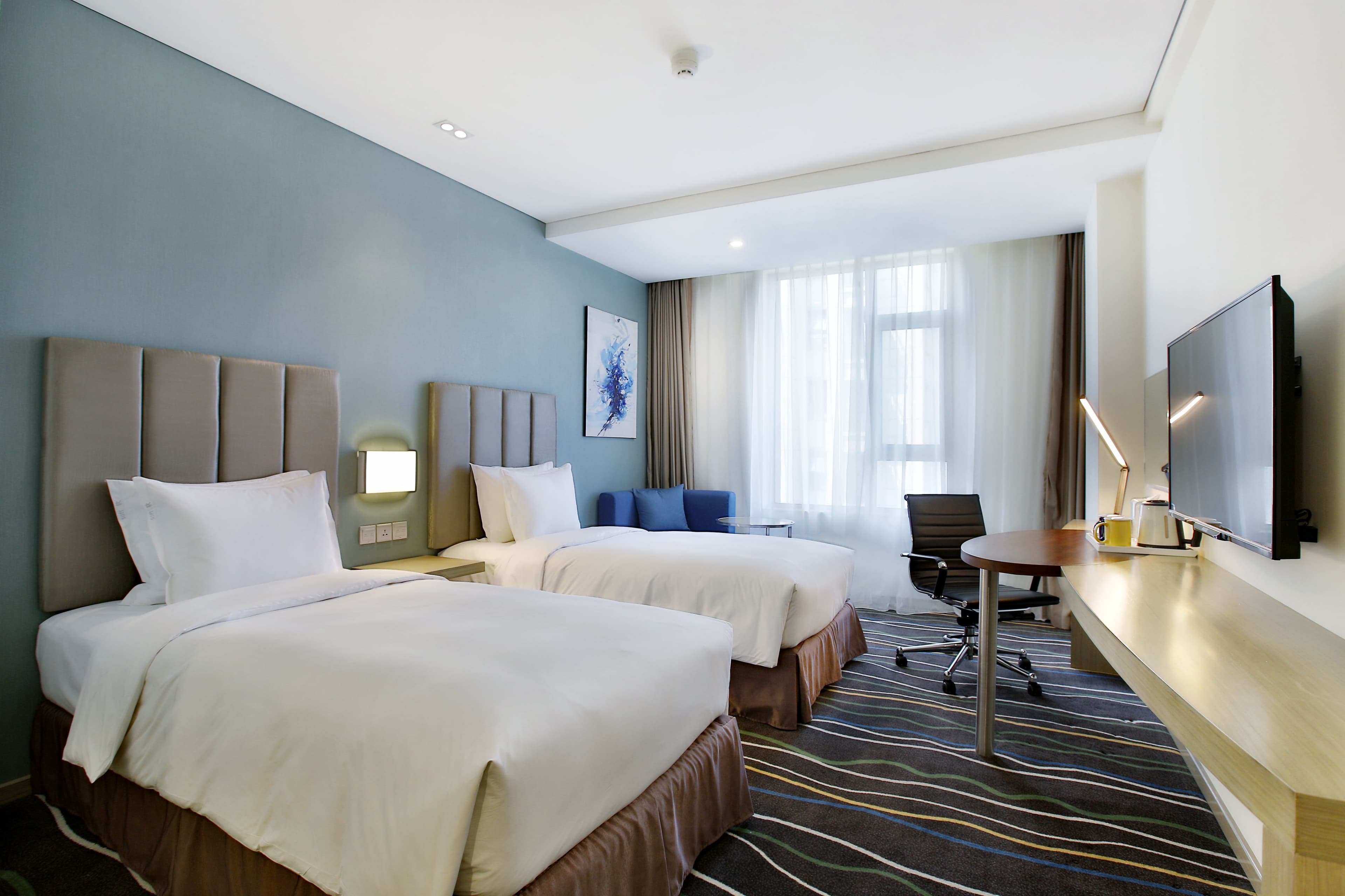 Holiday Inn Express Langfang Park View — 18