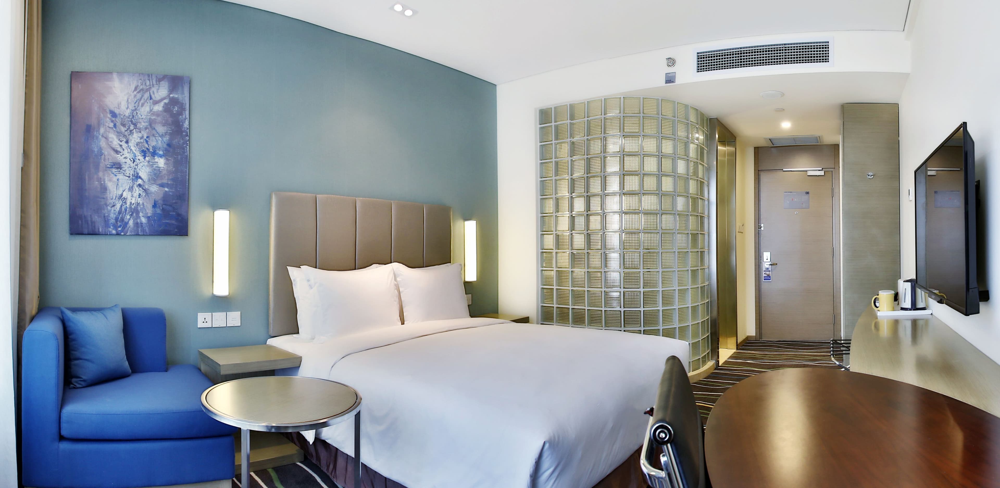 Holiday Inn Express Langfang Park View - Image 3