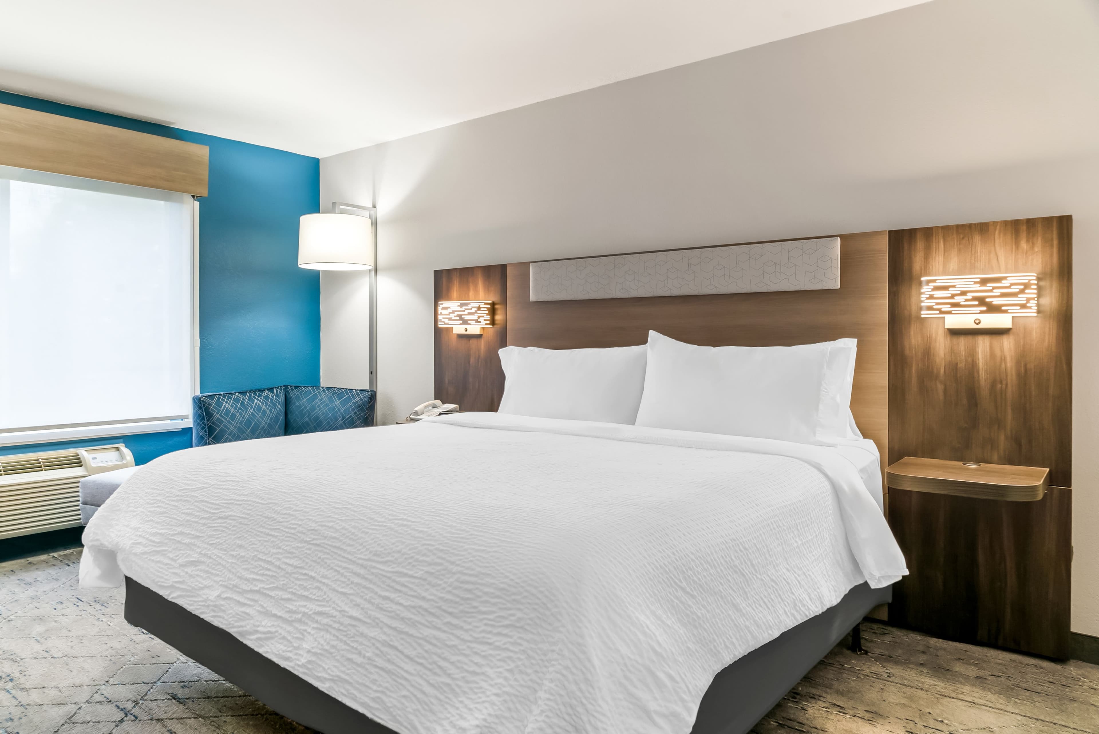Holiday Inn Express Lapeer - Image 4