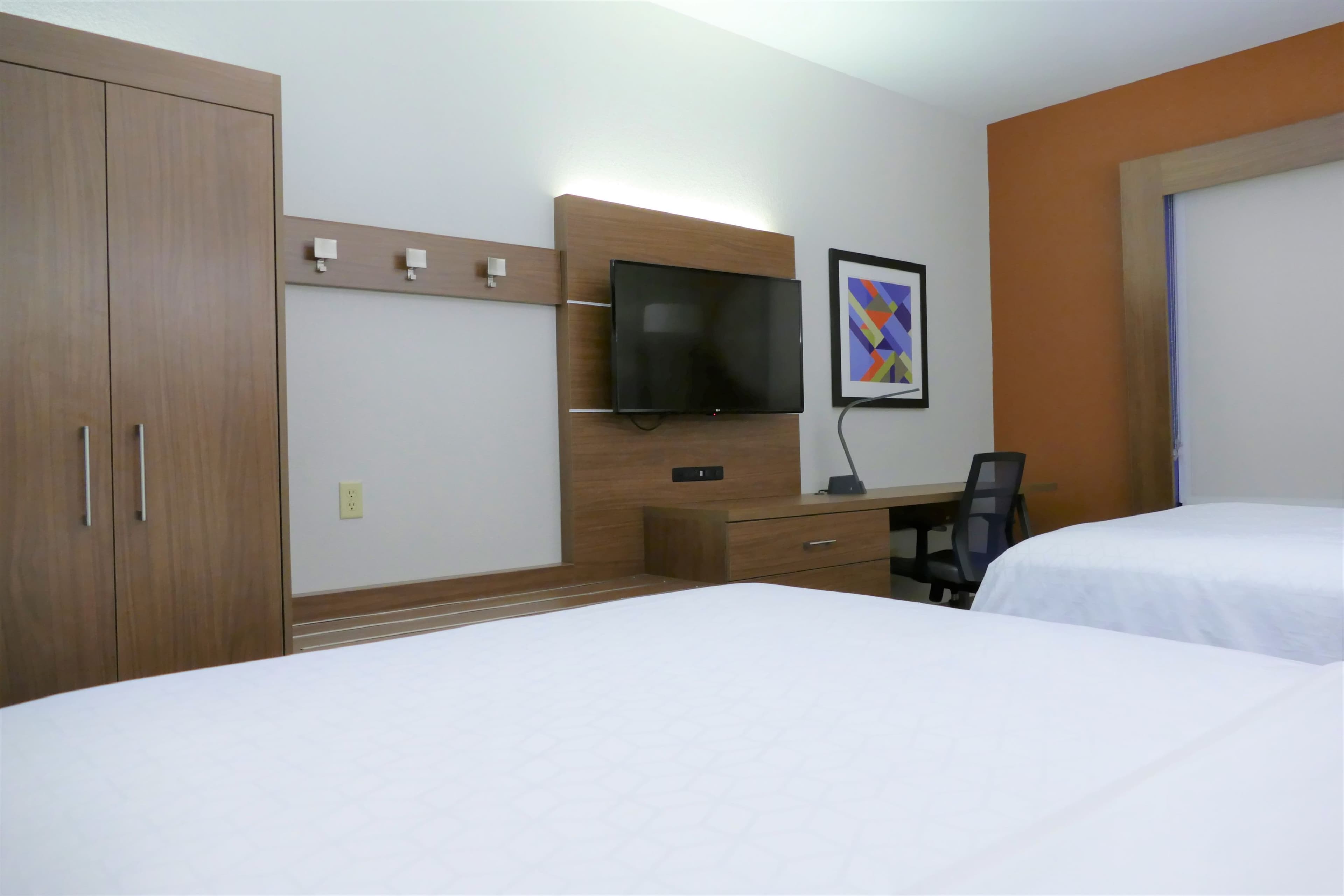 Holiday Inn Express Lebanon — 28