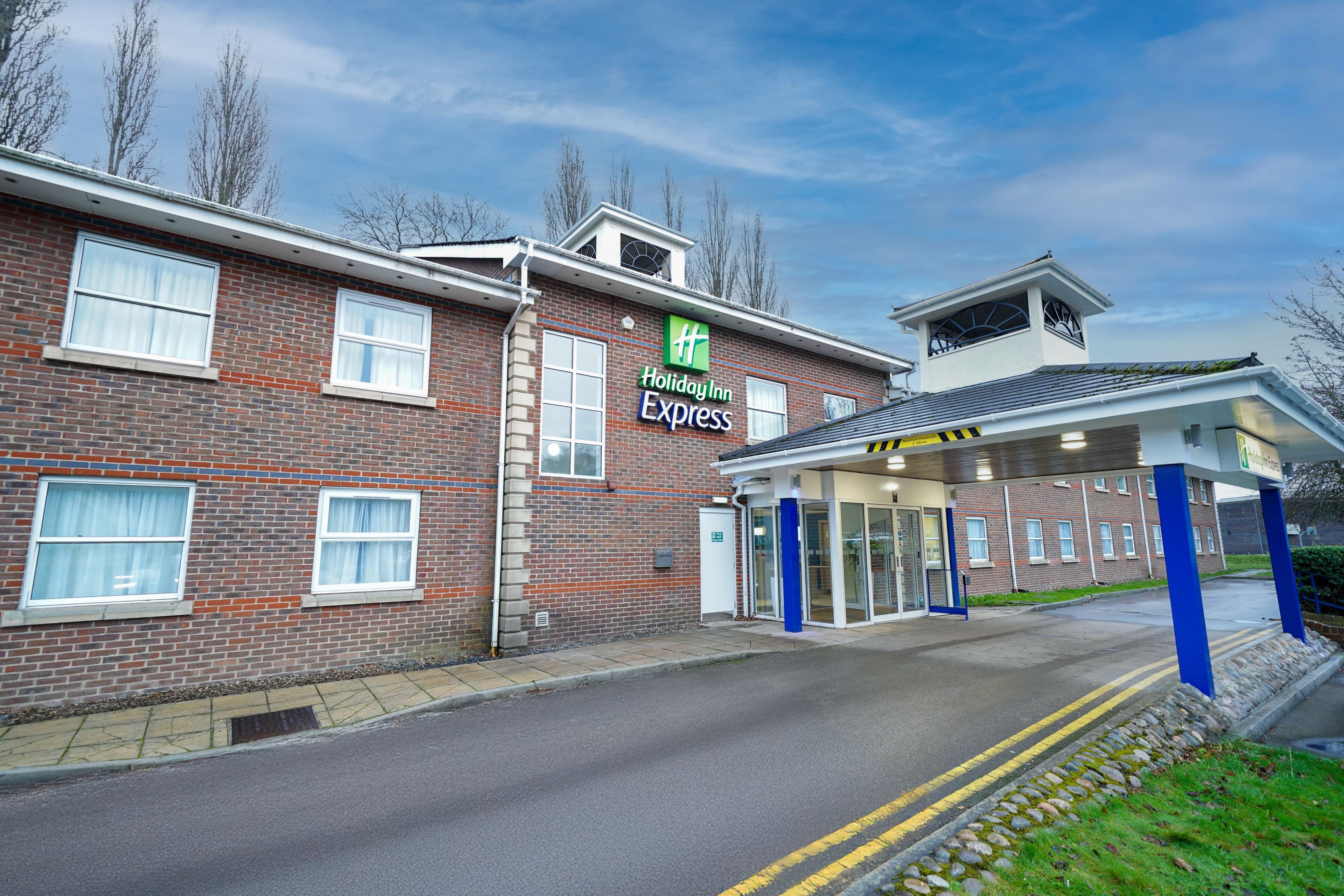 Holiday Inn Express Leeds - East - Image 1