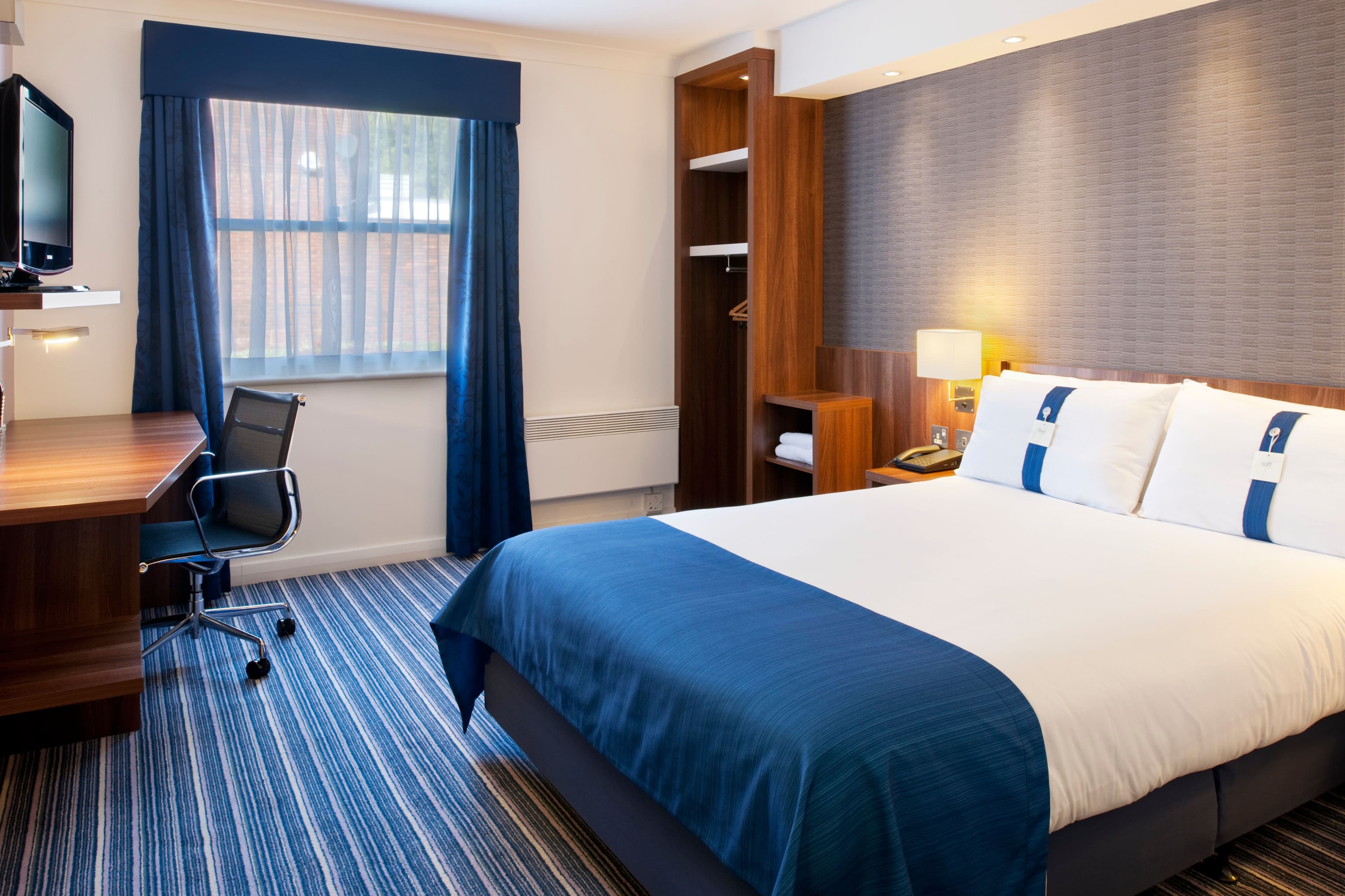 Holiday Inn Express Leeds - East - Image 2