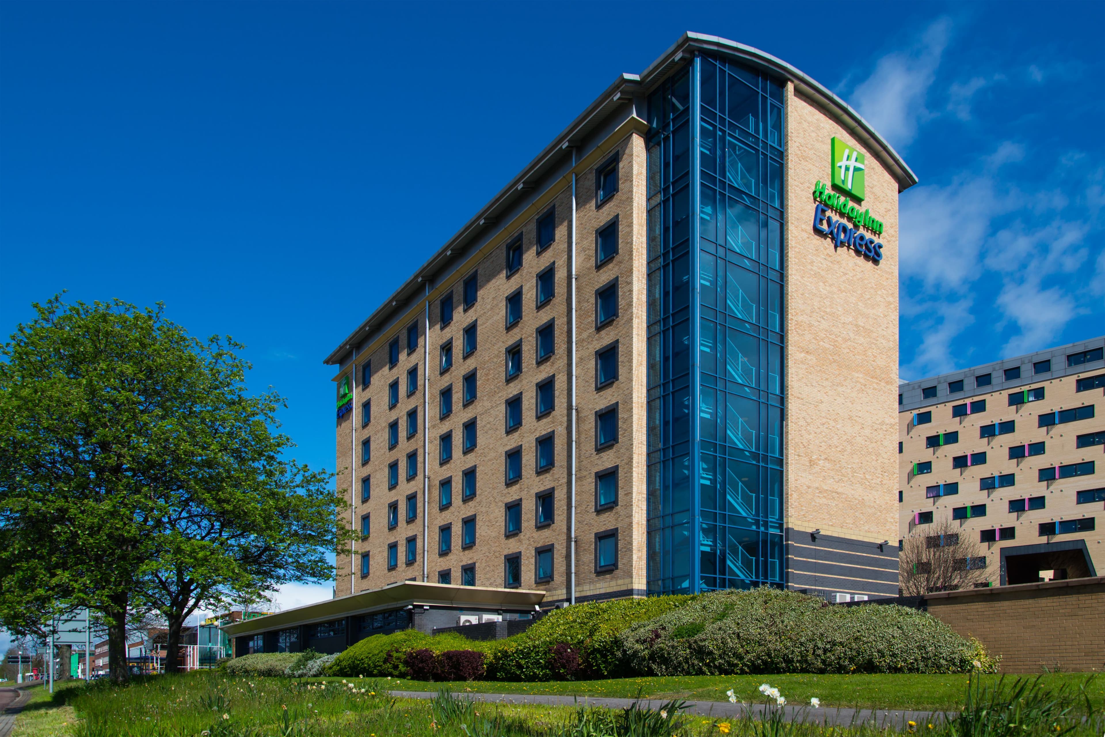 Holiday Inn Express Leeds - City Centre - Image 1