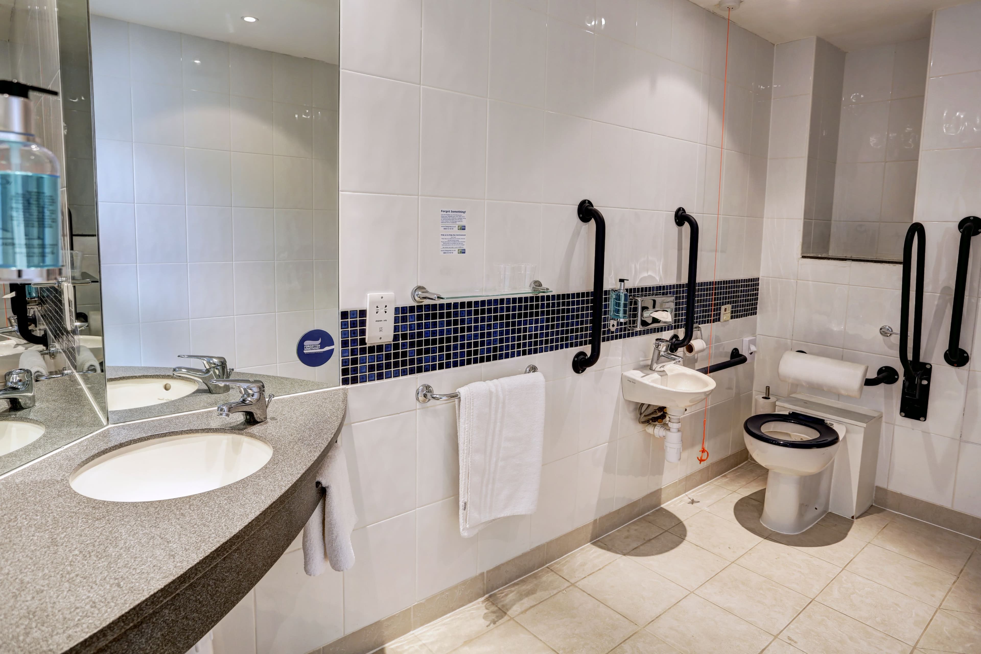 Holiday Inn Express Leeds City Centre - Armouries — 10